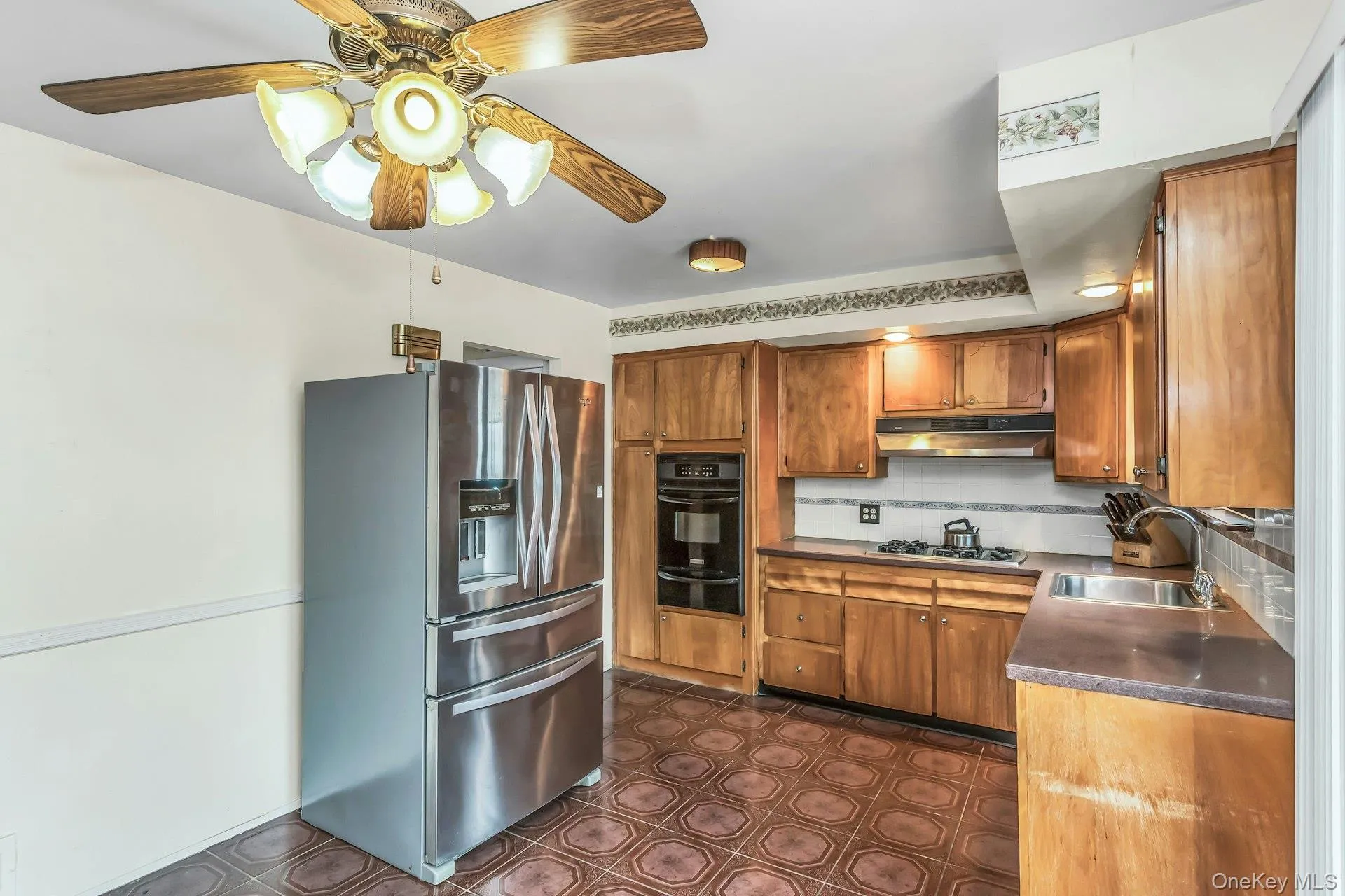 10825 Avenue N, New York, NY, 3 Bedrooms Bedrooms, 6 Rooms Rooms,1 BathroomBathrooms,Residential,For Rent,Avenue N,0,1000706 10825 Avenue N, New York, NY, 3 Bedrooms Bedrooms, 6 Rooms Rooms,1 BathroomBathrooms,Residential,For Rent,Avenue N,0,1000706