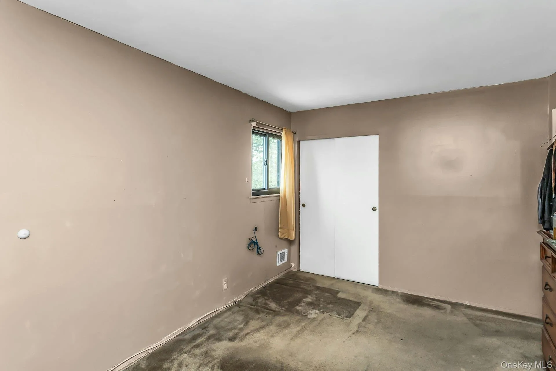 Large Second Bedroom Large Second Bedroom