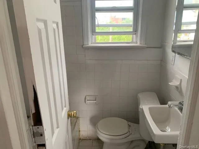 1181 Sackett Ave Avenue, New York, NY, 1 Bedroom Bedrooms, 3 Rooms Rooms,1 BathroomBathrooms,Residential Lease,For Rent,Sackett Ave,0,1000715 1181 Sackett Ave Avenue, New York, NY, 1 Bedroom Bedrooms, 3 Rooms Rooms,1 BathroomBathrooms,Residential Lease,For Rent,Sackett Ave,0,1000715