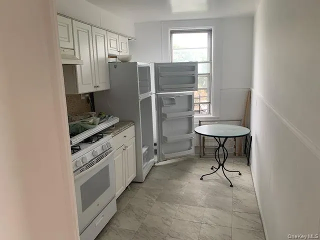1181 Sackett Ave Avenue, New York, NY, 1 Bedroom Bedrooms, 3 Rooms Rooms,1 BathroomBathrooms,Residential Lease,For Rent,Sackett Ave,0,1000715 1181 Sackett Ave Avenue, New York, NY, 1 Bedroom Bedrooms, 3 Rooms Rooms,1 BathroomBathrooms,Residential Lease,For Rent,Sackett Ave,0,1000715