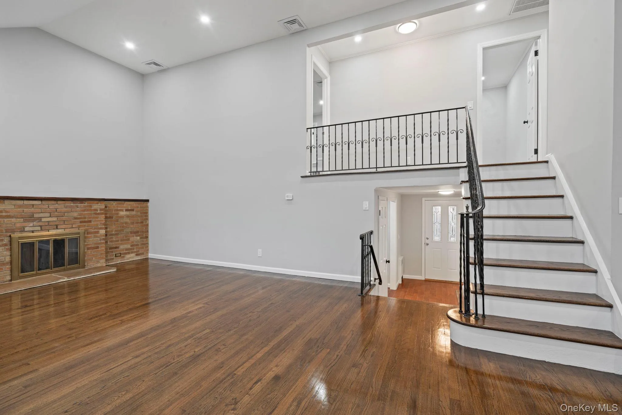 2386 Hampton Avenue, Hempstead, NY, 3 Bedrooms Bedrooms, 6 Rooms Rooms,2 BathroomsBathrooms,Residential,For Rent,Hampton,0,1000716 2386 Hampton Avenue, Hempstead, NY, 3 Bedrooms Bedrooms, 6 Rooms Rooms,2 BathroomsBathrooms,Residential,For Rent,Hampton,0,1000716
