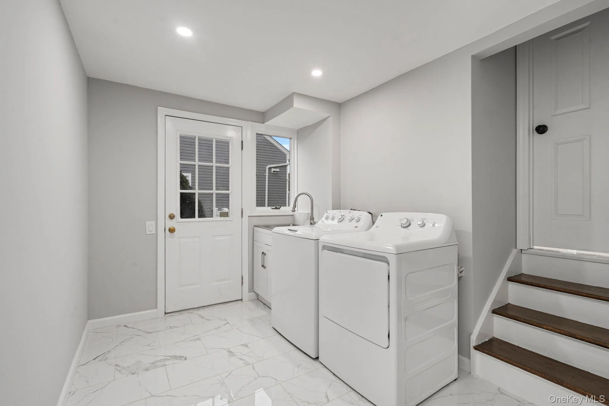 2386 Hampton Avenue, Hempstead, NY, 3 Bedrooms Bedrooms, 6 Rooms Rooms,2 BathroomsBathrooms,Residential,For Rent,Hampton,0,1000716 2386 Hampton Avenue, Hempstead, NY, 3 Bedrooms Bedrooms, 6 Rooms Rooms,2 BathroomsBathrooms,Residential,For Rent,Hampton,0,1000716