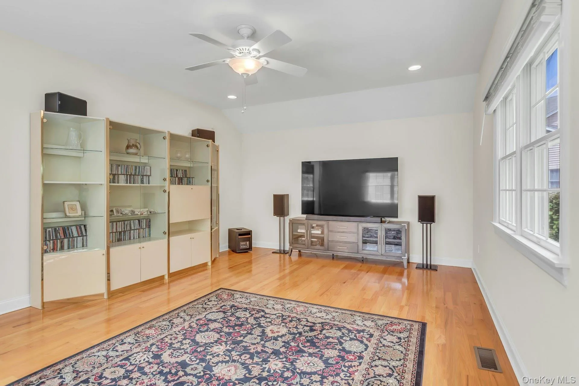 25 Middlesex Avenue, Islip, NY, 4 Bedrooms Bedrooms, 9 Rooms Rooms,2 BathroomsBathrooms,Residential,For Rent,Middlesex,0,1000719 25 Middlesex Avenue, Islip, NY, 4 Bedrooms Bedrooms, 9 Rooms Rooms,2 BathroomsBathrooms,Residential,For Rent,Middlesex,0,1000719