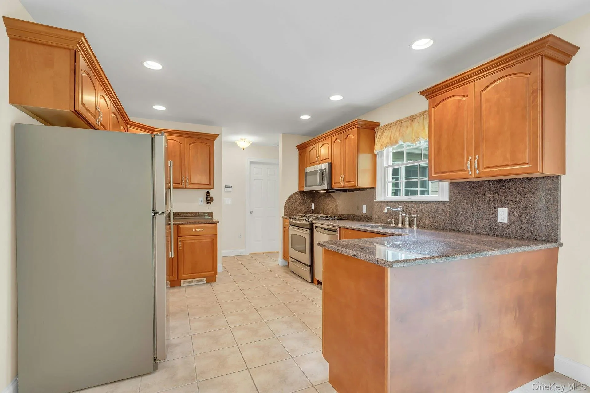 25 Middlesex Avenue, Islip, NY, 4 Bedrooms Bedrooms, 9 Rooms Rooms,2 BathroomsBathrooms,Residential,For Rent,Middlesex,0,1000719 25 Middlesex Avenue, Islip, NY, 4 Bedrooms Bedrooms, 9 Rooms Rooms,2 BathroomsBathrooms,Residential,For Rent,Middlesex,0,1000719