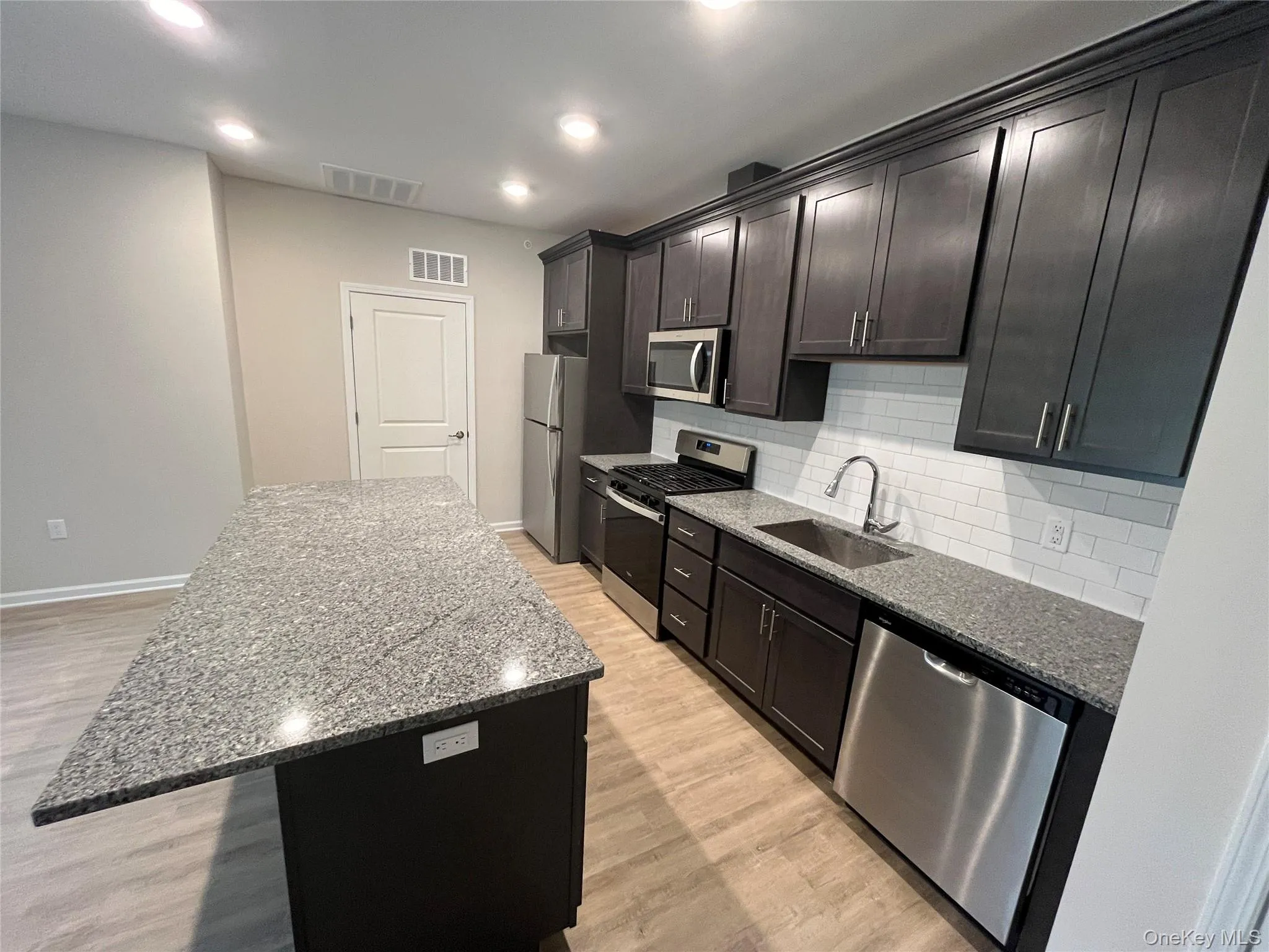 415 Tower Ridge Circle, Wallkill, NY, 2 Bedrooms Bedrooms, 6 Rooms Rooms,2 BathroomsBathrooms,Residential Lease,For Rent,Tower Ridge,0,1000720 415 Tower Ridge Circle, Wallkill, NY, 2 Bedrooms Bedrooms, 6 Rooms Rooms,2 BathroomsBathrooms,Residential Lease,For Rent,Tower Ridge,0,1000720