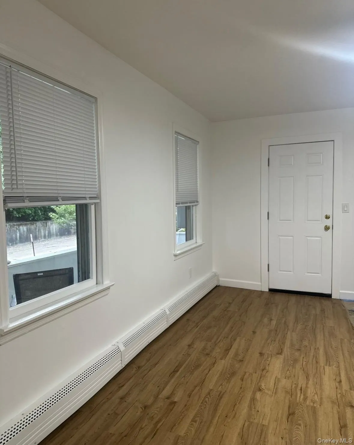 359 Main Street, Huntington, NY, 1 Bedroom Bedrooms, 3 Rooms Rooms,1 BathroomBathrooms,Residential Lease,For Rent,Main,0,1000723 359 Main Street, Huntington, NY, 1 Bedroom Bedrooms, 3 Rooms Rooms,1 BathroomBathrooms,Residential Lease,For Rent,Main,0,1000723