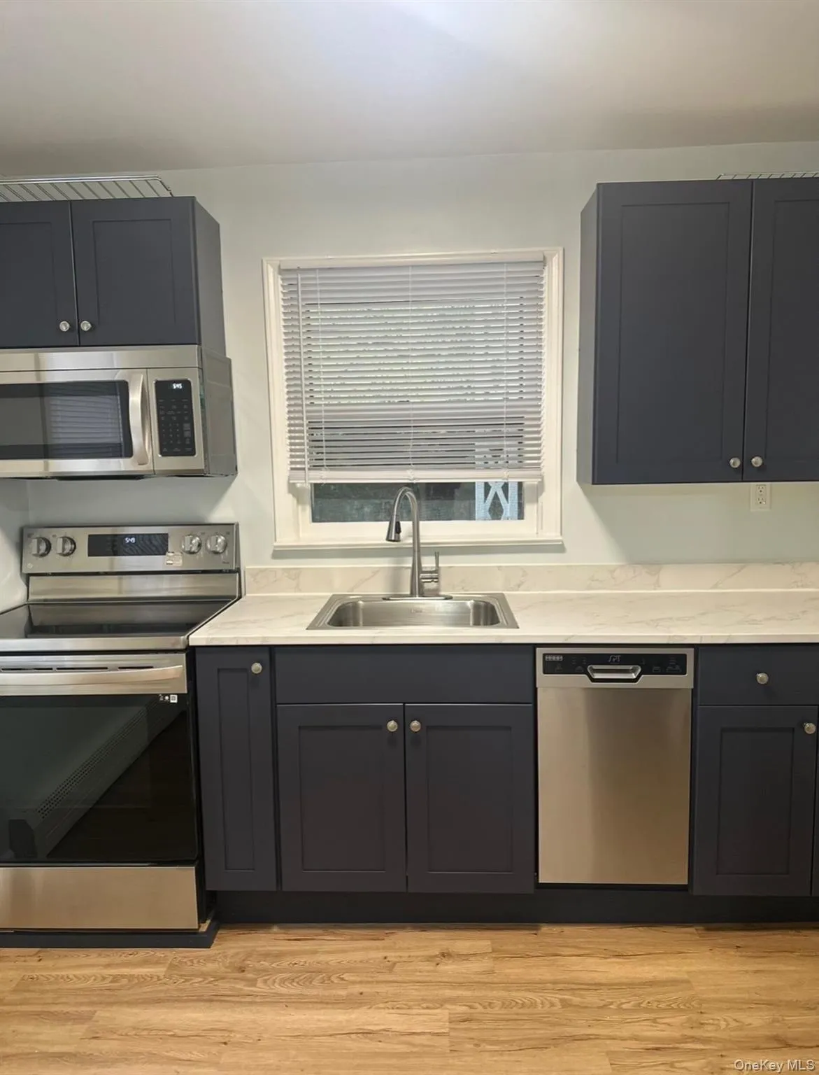 359 Main Street, Huntington, NY, 1 Bedroom Bedrooms, 3 Rooms Rooms,1 BathroomBathrooms,Residential Lease,For Rent,Main,0,1000723 359 Main Street, Huntington, NY, 1 Bedroom Bedrooms, 3 Rooms Rooms,1 BathroomBathrooms,Residential Lease,For Rent,Main,0,1000723