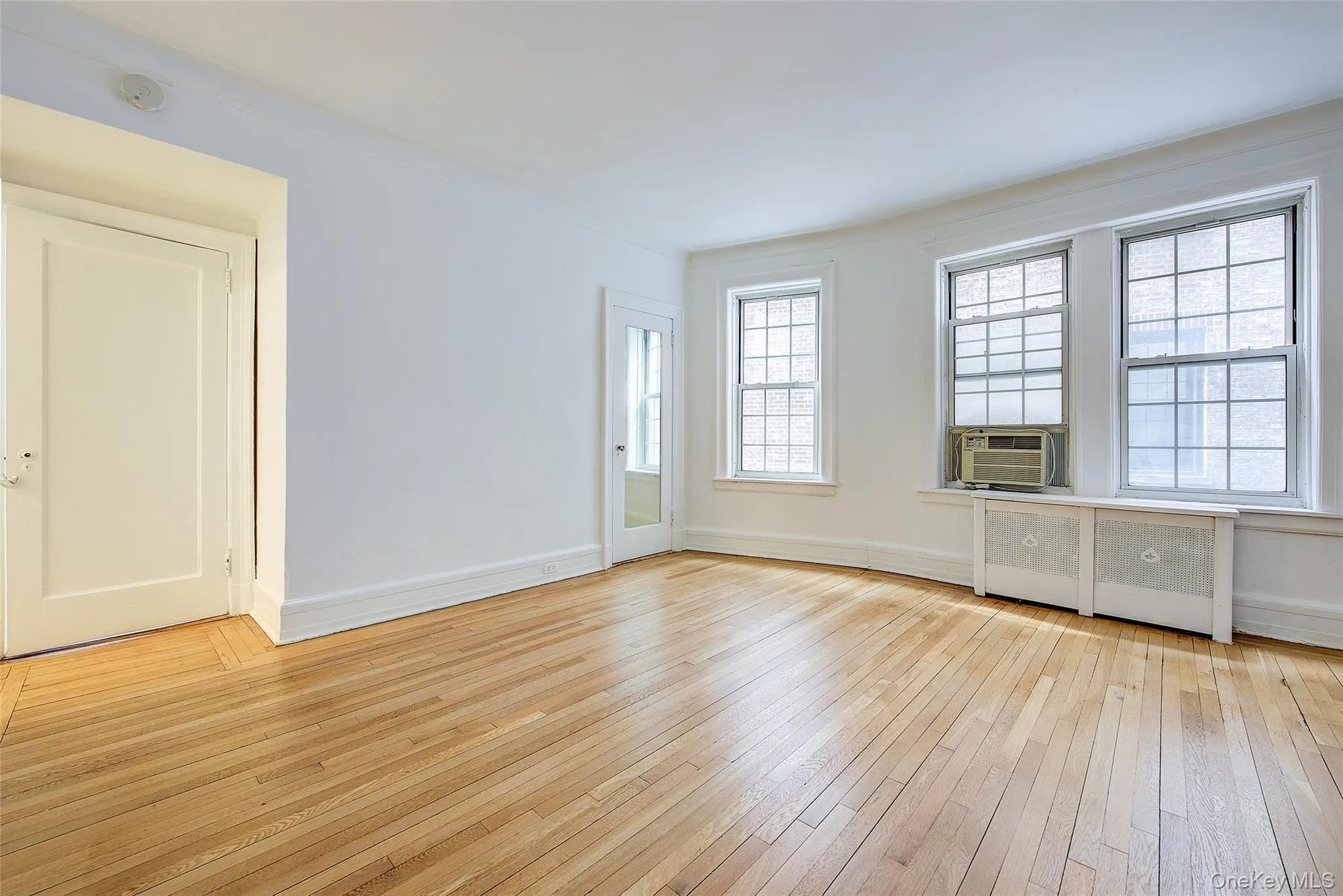 6 Burns Street, New York, NY, 1 Bedroom Bedrooms, 3 Rooms Rooms,1 BathroomBathrooms,Residential Sale,For Rent,Burns,0,1000726 6 Burns Street, New York, NY, 1 Bedroom Bedrooms, 3 Rooms Rooms,1 BathroomBathrooms,Residential Sale,For Rent,Burns,0,1000726