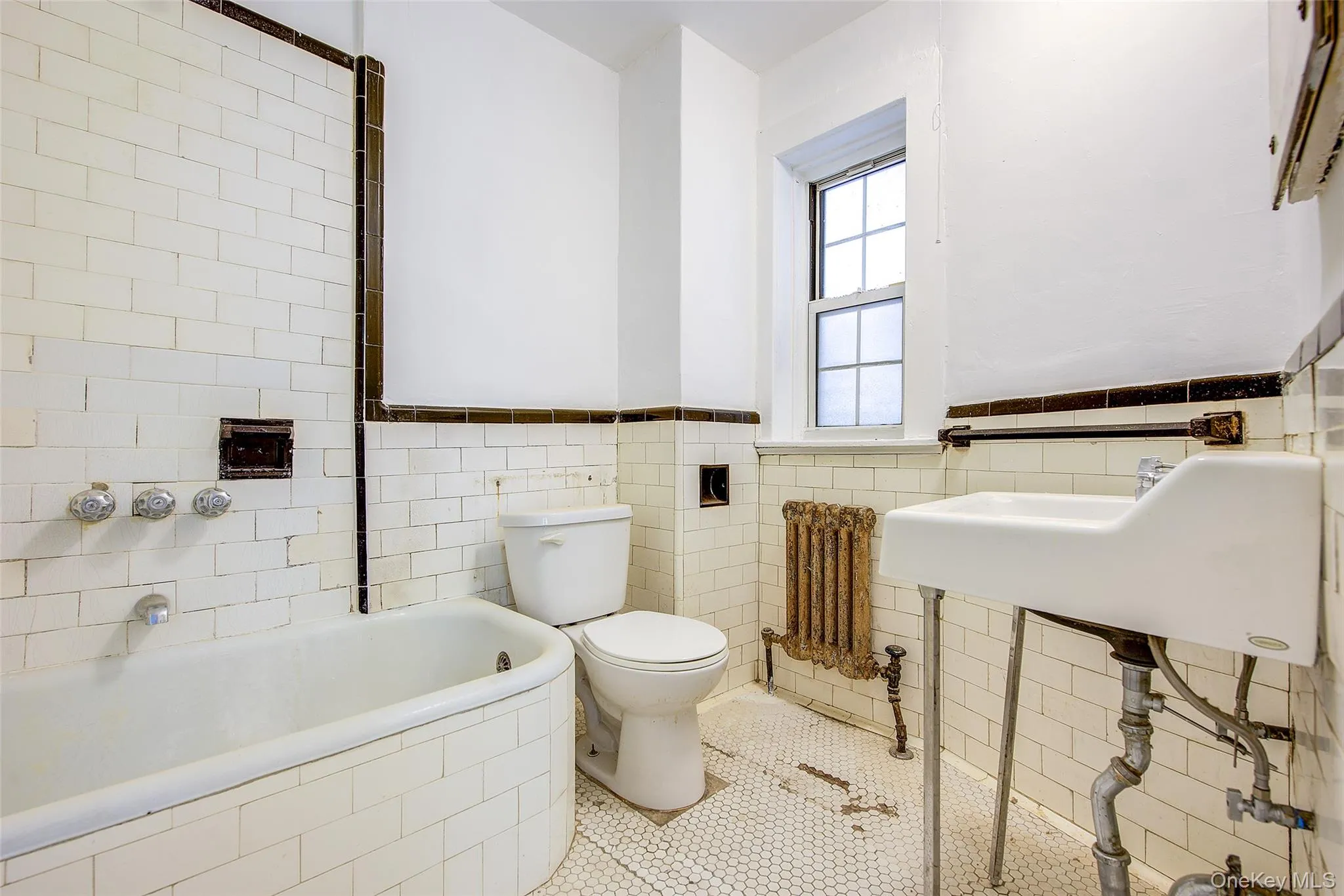 6 Burns Street, New York, NY, 1 Bedroom Bedrooms, 3 Rooms Rooms,1 BathroomBathrooms,Residential Sale,For Rent,Burns,0,1000726 6 Burns Street, New York, NY, 1 Bedroom Bedrooms, 3 Rooms Rooms,1 BathroomBathrooms,Residential Sale,For Rent,Burns,0,1000726
