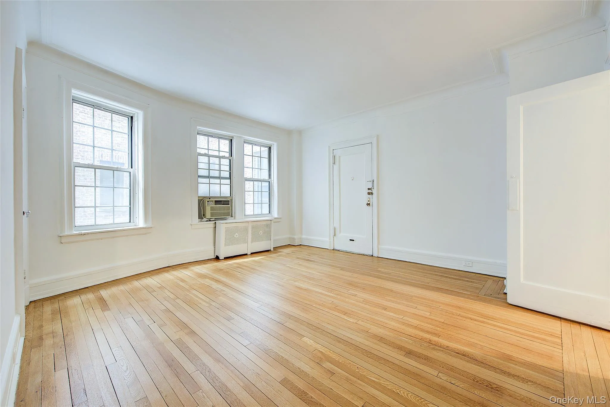 6 Burns Street, New York, NY, 1 Bedroom Bedrooms, 3 Rooms Rooms,1 BathroomBathrooms,Residential Sale,For Rent,Burns,0,1000726 6 Burns Street, New York, NY, 1 Bedroom Bedrooms, 3 Rooms Rooms,1 BathroomBathrooms,Residential Sale,For Rent,Burns,0,1000726