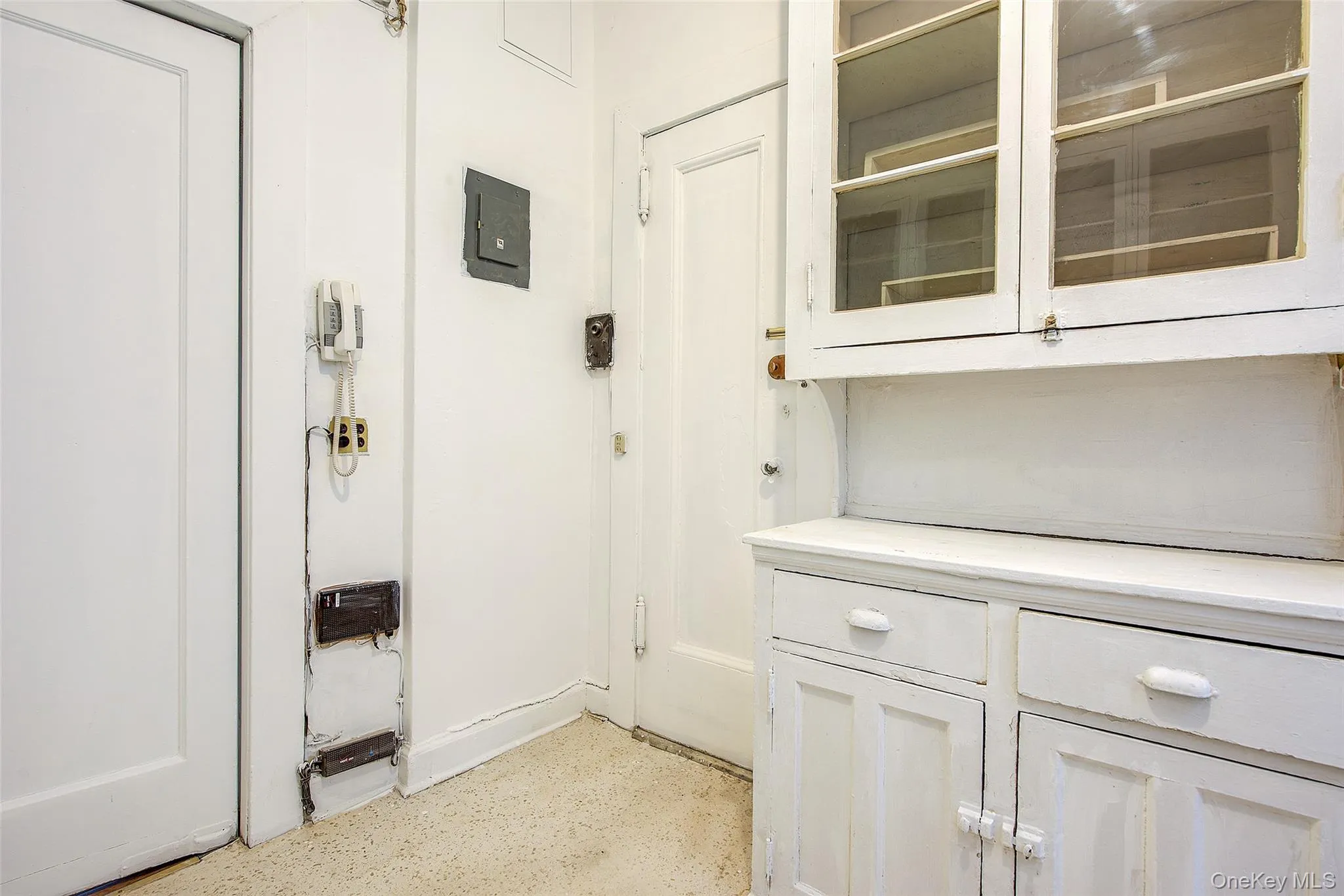 6 Burns Street, New York, NY, 1 Bedroom Bedrooms, 3 Rooms Rooms,1 BathroomBathrooms,Residential Sale,For Rent,Burns,0,1000726 6 Burns Street, New York, NY, 1 Bedroom Bedrooms, 3 Rooms Rooms,1 BathroomBathrooms,Residential Sale,For Rent,Burns,0,1000726