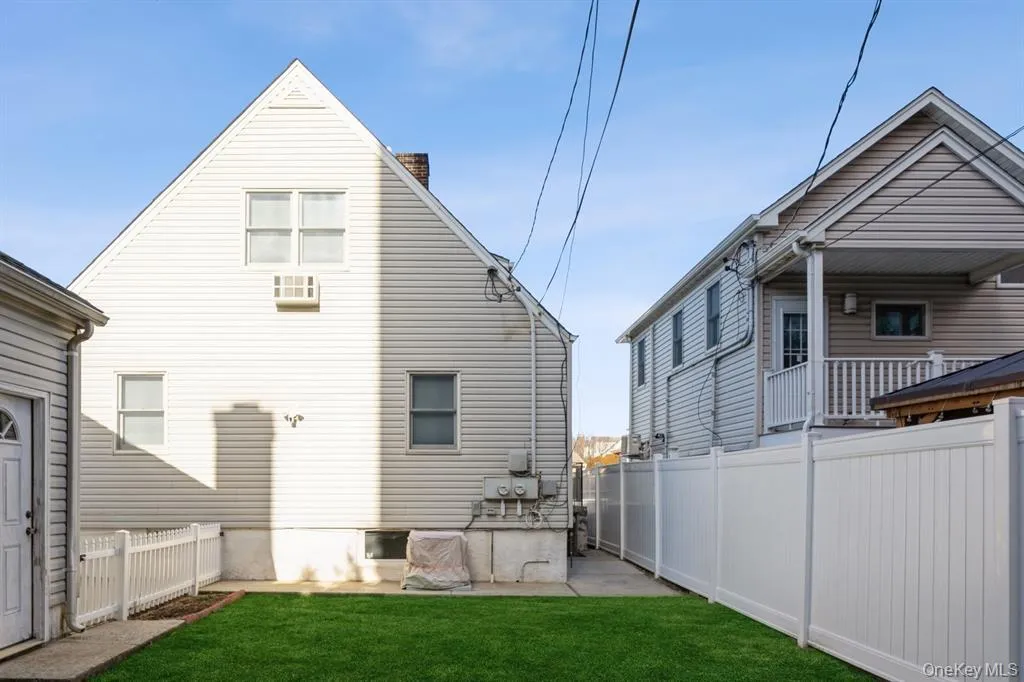 322 Penn Street, Long Beach, NY, 1 Bedroom Bedrooms, 3 Rooms Rooms,1 BathroomBathrooms,Residential Lease,For Rent,Penn,0,1000727 322 Penn Street, Long Beach, NY, 1 Bedroom Bedrooms, 3 Rooms Rooms,1 BathroomBathrooms,Residential Lease,For Rent,Penn,0,1000727