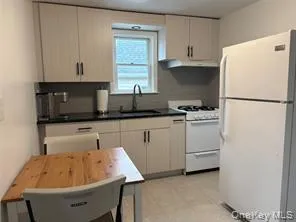 322 Penn Street, Long Beach, NY, 1 Bedroom Bedrooms, 3 Rooms Rooms,1 BathroomBathrooms,Residential Lease,For Rent,Penn,0,1000727 322 Penn Street, Long Beach, NY, 1 Bedroom Bedrooms, 3 Rooms Rooms,1 BathroomBathrooms,Residential Lease,For Rent,Penn,0,1000727