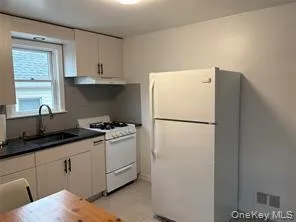322 Penn Street, Long Beach, NY, 1 Bedroom Bedrooms, 3 Rooms Rooms,1 BathroomBathrooms,Residential Lease,For Rent,Penn,0,1000727 322 Penn Street, Long Beach, NY, 1 Bedroom Bedrooms, 3 Rooms Rooms,1 BathroomBathrooms,Residential Lease,For Rent,Penn,0,1000727