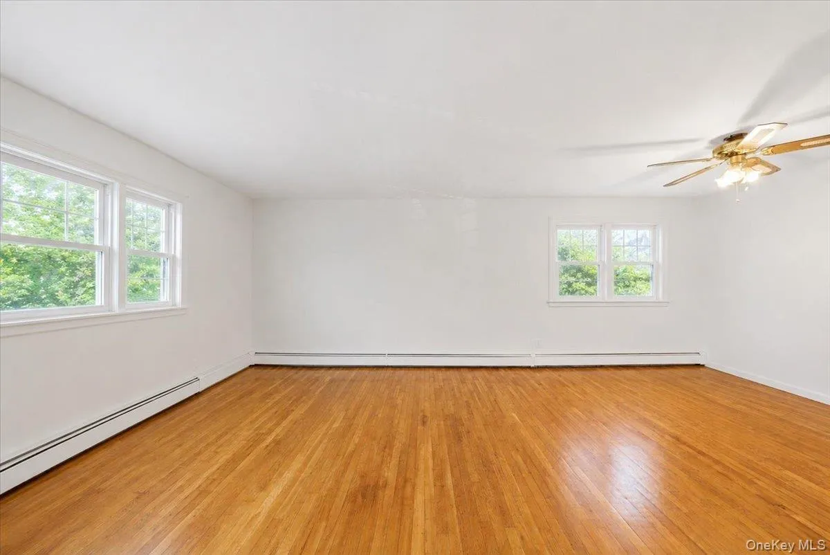 380 Sheridan Street, North Hempstead, NY, 5 Bedrooms Bedrooms, 10 Rooms Rooms,2 BathroomsBathrooms,Residential,For Rent,Sheridan,0,1000728 380 Sheridan Street, North Hempstead, NY, 5 Bedrooms Bedrooms, 10 Rooms Rooms,2 BathroomsBathrooms,Residential,For Rent,Sheridan,0,1000728