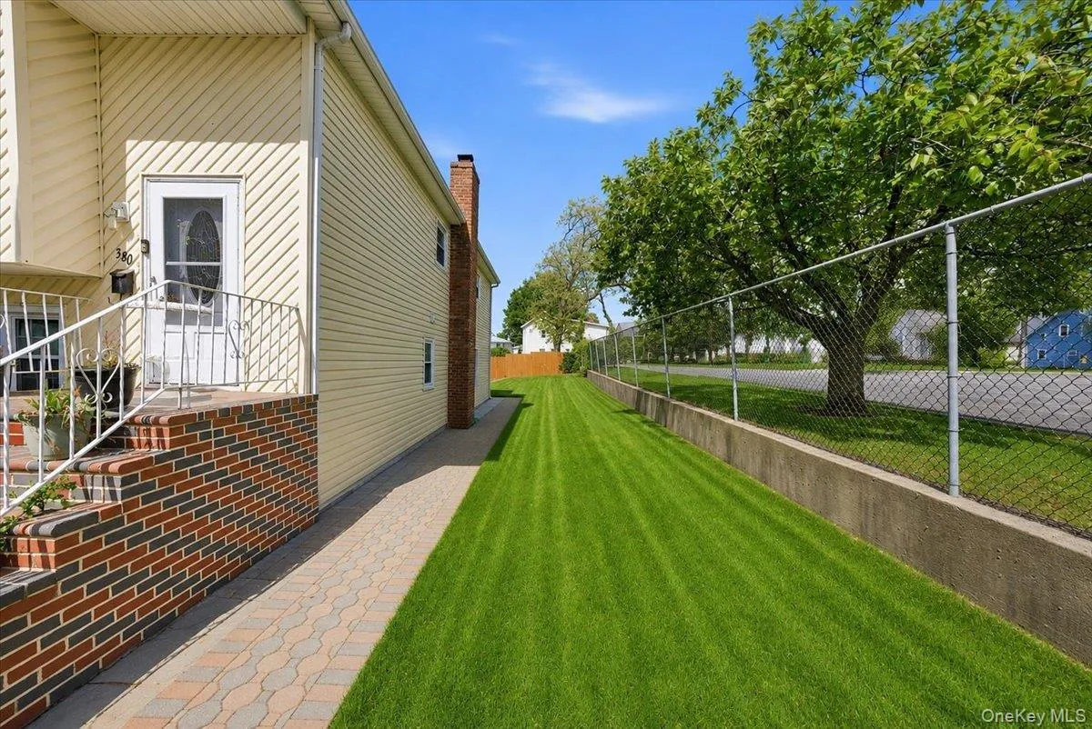 380 Sheridan Street, North Hempstead, NY, 5 Bedrooms Bedrooms, 10 Rooms Rooms,2 BathroomsBathrooms,Residential,For Rent,Sheridan,0,1000728 380 Sheridan Street, North Hempstead, NY, 5 Bedrooms Bedrooms, 10 Rooms Rooms,2 BathroomsBathrooms,Residential,For Rent,Sheridan,0,1000728