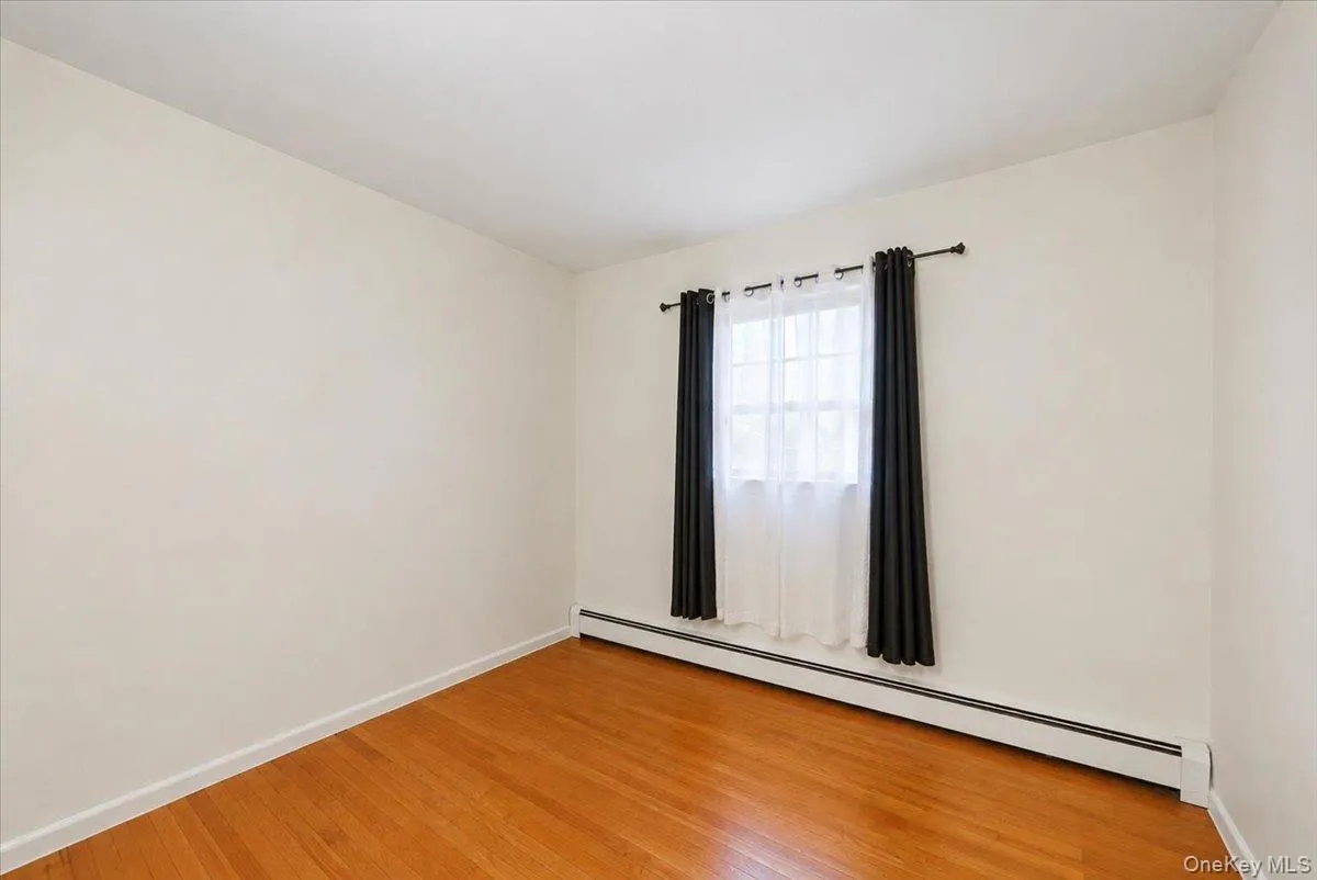380 Sheridan Street, North Hempstead, NY, 5 Bedrooms Bedrooms, 10 Rooms Rooms,2 BathroomsBathrooms,Residential,For Rent,Sheridan,0,1000728 380 Sheridan Street, North Hempstead, NY, 5 Bedrooms Bedrooms, 10 Rooms Rooms,2 BathroomsBathrooms,Residential,For Rent,Sheridan,0,1000728