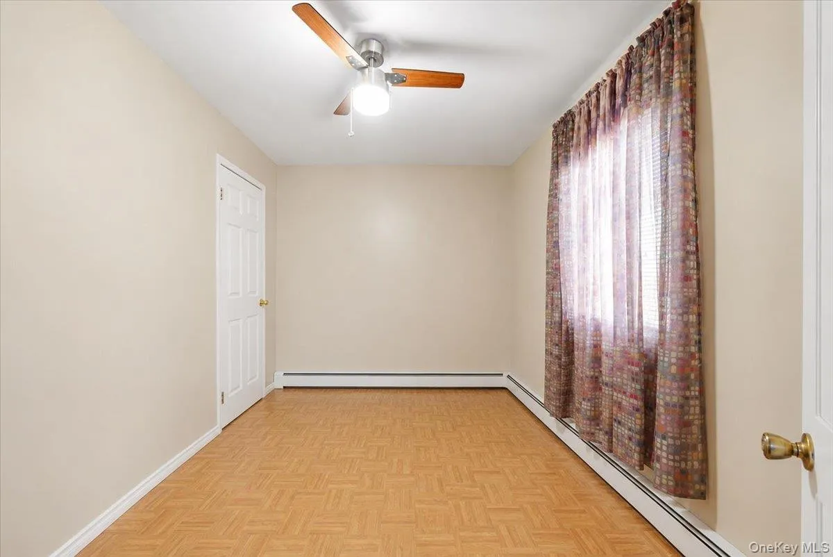 380 Sheridan Street, North Hempstead, NY, 5 Bedrooms Bedrooms, 10 Rooms Rooms,2 BathroomsBathrooms,Residential,For Rent,Sheridan,0,1000728 380 Sheridan Street, North Hempstead, NY, 5 Bedrooms Bedrooms, 10 Rooms Rooms,2 BathroomsBathrooms,Residential,For Rent,Sheridan,0,1000728