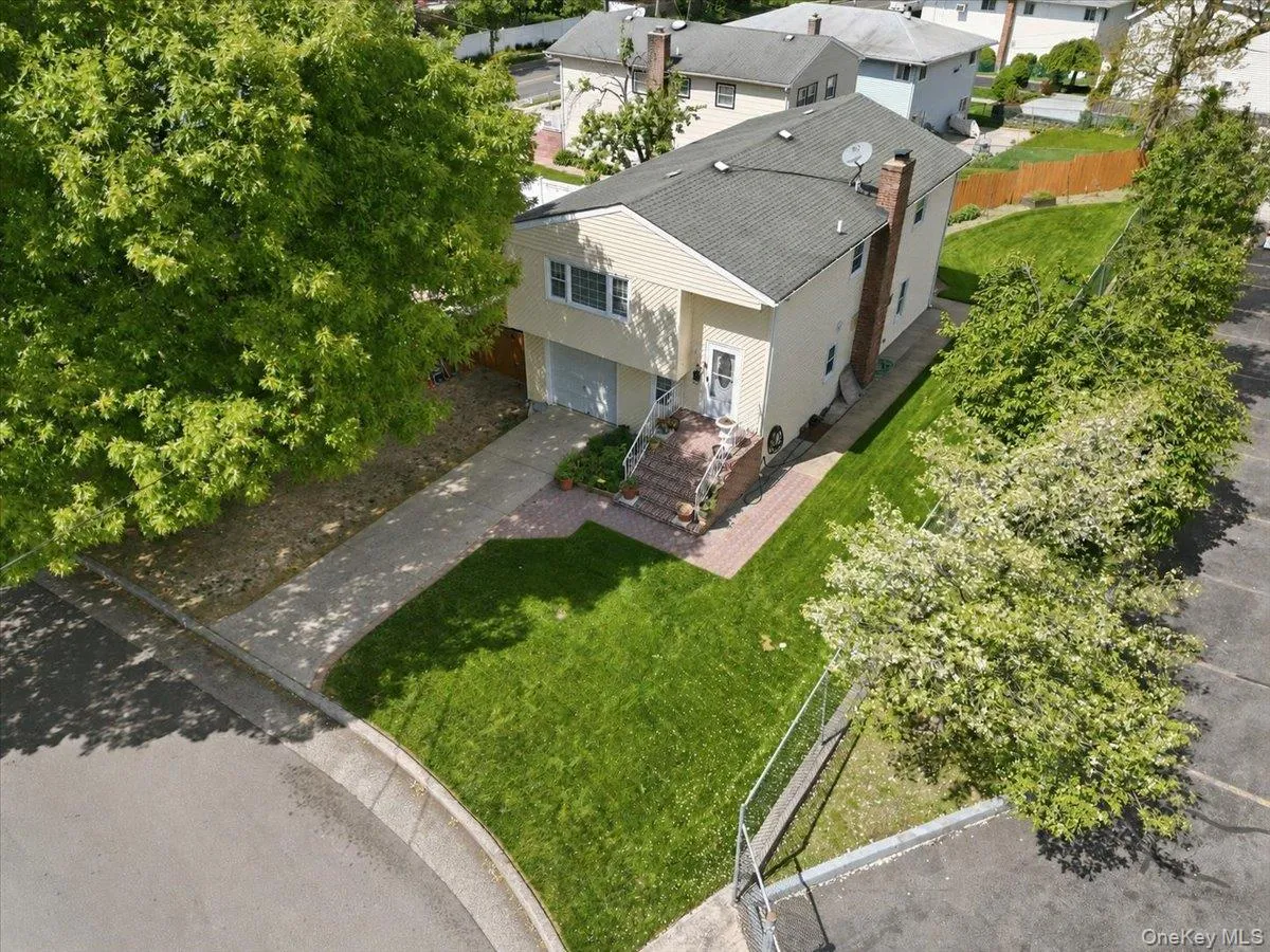 380 Sheridan Street, North Hempstead, NY, 5 Bedrooms Bedrooms, 10 Rooms Rooms,2 BathroomsBathrooms,Residential,For Rent,Sheridan,0,1000728 380 Sheridan Street, North Hempstead, NY, 5 Bedrooms Bedrooms, 10 Rooms Rooms,2 BathroomsBathrooms,Residential,For Rent,Sheridan,0,1000728