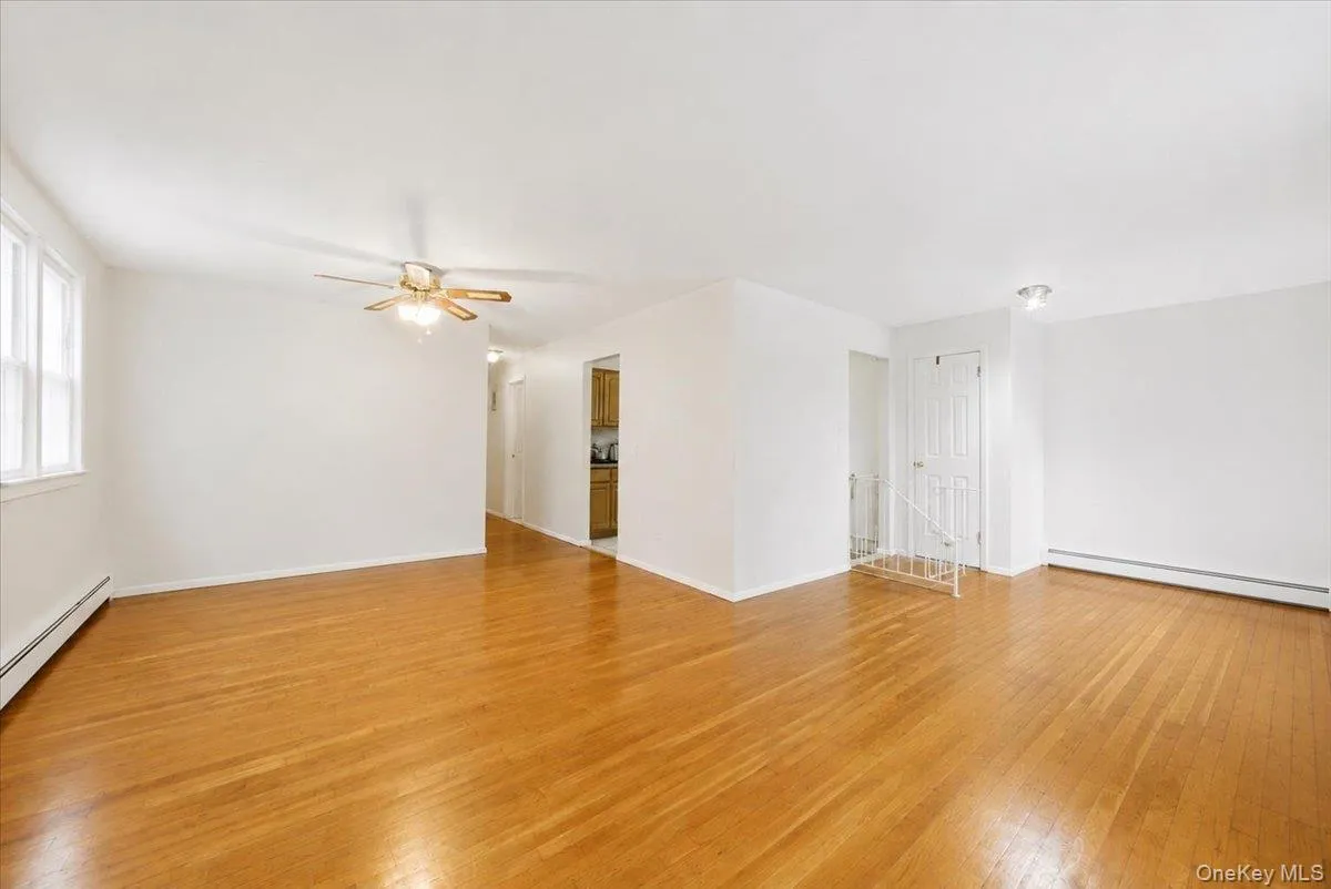 380 Sheridan Street, North Hempstead, NY, 5 Bedrooms Bedrooms, 10 Rooms Rooms,2 BathroomsBathrooms,Residential,For Rent,Sheridan,0,1000728 380 Sheridan Street, North Hempstead, NY, 5 Bedrooms Bedrooms, 10 Rooms Rooms,2 BathroomsBathrooms,Residential,For Rent,Sheridan,0,1000728