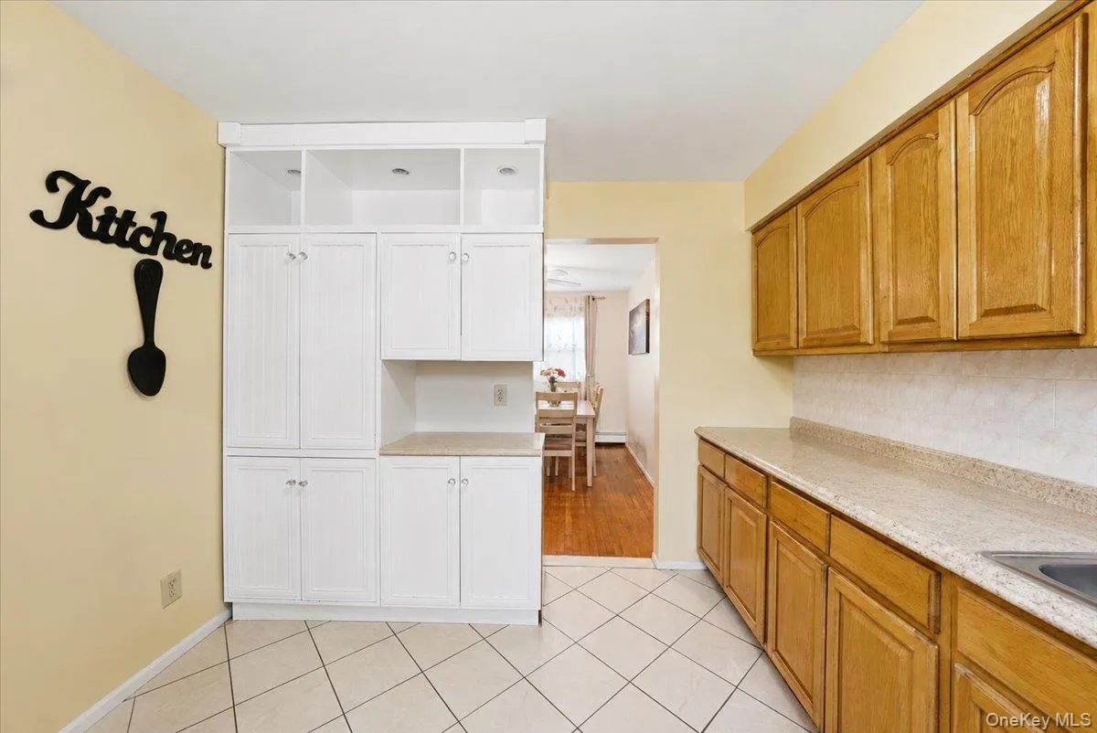 380 Sheridan Street, North Hempstead, NY, 5 Bedrooms Bedrooms, 10 Rooms Rooms,2 BathroomsBathrooms,Residential,For Rent,Sheridan,0,1000728 380 Sheridan Street, North Hempstead, NY, 5 Bedrooms Bedrooms, 10 Rooms Rooms,2 BathroomsBathrooms,Residential,For Rent,Sheridan,0,1000728