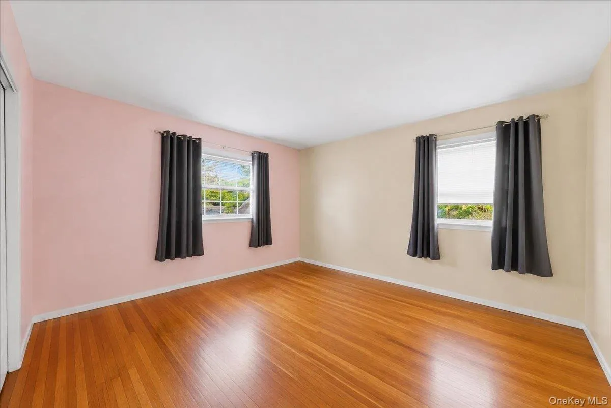 380 Sheridan Street, North Hempstead, NY, 5 Bedrooms Bedrooms, 10 Rooms Rooms,2 BathroomsBathrooms,Residential,For Rent,Sheridan,0,1000728 380 Sheridan Street, North Hempstead, NY, 5 Bedrooms Bedrooms, 10 Rooms Rooms,2 BathroomsBathrooms,Residential,For Rent,Sheridan,0,1000728