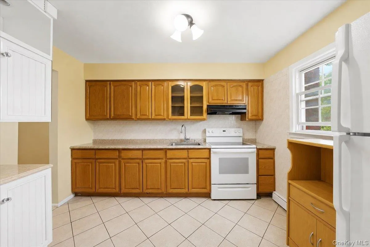 380 Sheridan Street, North Hempstead, NY, 5 Bedrooms Bedrooms, 10 Rooms Rooms,2 BathroomsBathrooms,Residential,For Rent,Sheridan,0,1000728 380 Sheridan Street, North Hempstead, NY, 5 Bedrooms Bedrooms, 10 Rooms Rooms,2 BathroomsBathrooms,Residential,For Rent,Sheridan,0,1000728