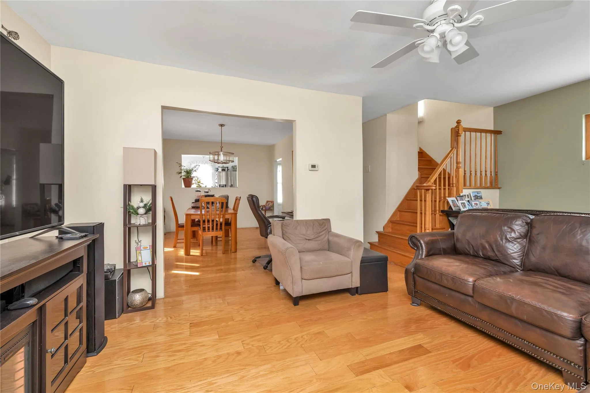 21208 Murdock Avenue, New York, NY, 4 Bedrooms Bedrooms, 6 Rooms Rooms,1 BathroomBathrooms,Residential,For Rent,Murdock,0,1000729 21208 Murdock Avenue, New York, NY, 4 Bedrooms Bedrooms, 6 Rooms Rooms,1 BathroomBathrooms,Residential,For Rent,Murdock,0,1000729