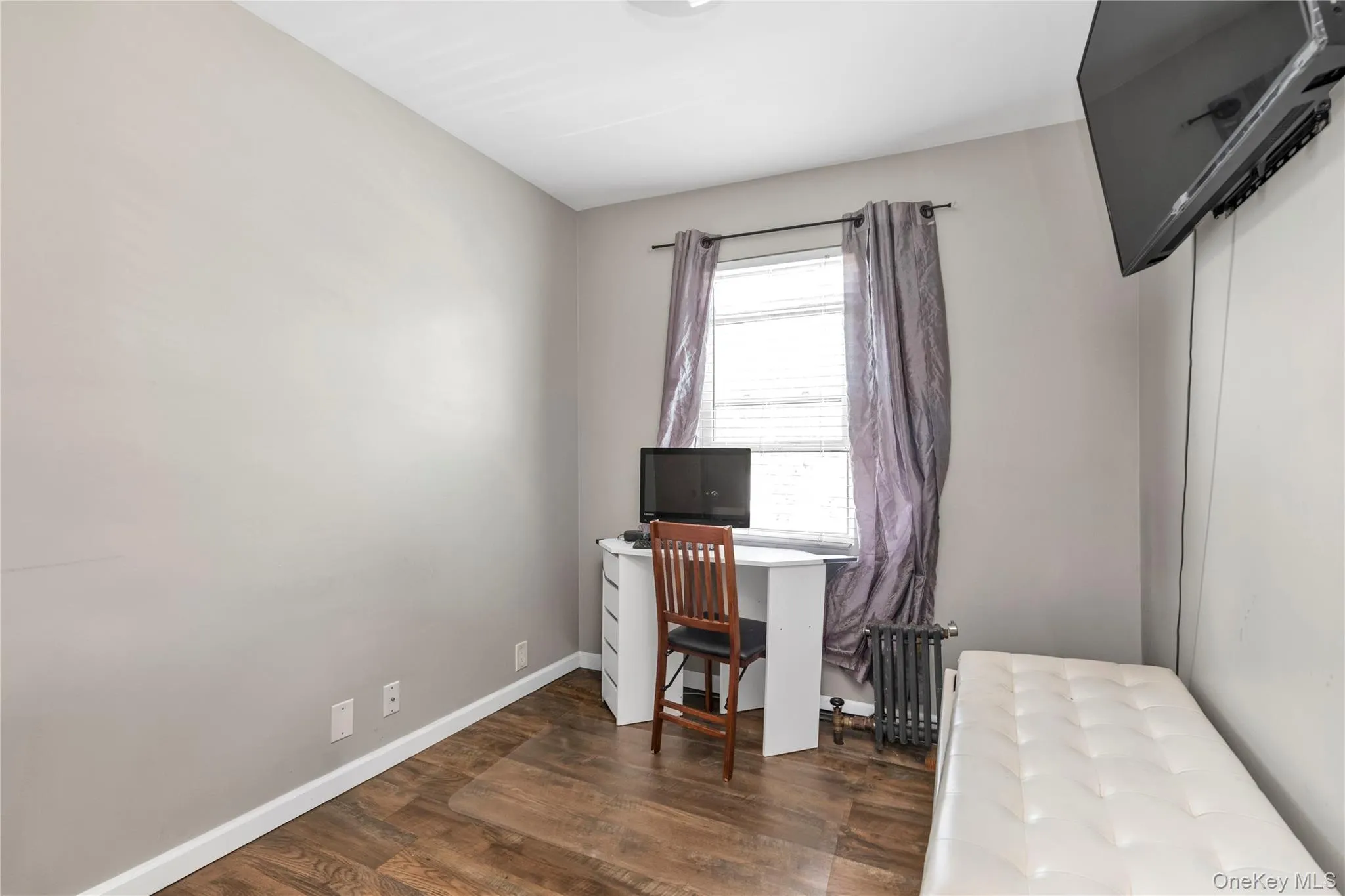 21208 Murdock Avenue, New York, NY, 4 Bedrooms Bedrooms, 6 Rooms Rooms,1 BathroomBathrooms,Residential,For Rent,Murdock,0,1000729 21208 Murdock Avenue, New York, NY, 4 Bedrooms Bedrooms, 6 Rooms Rooms,1 BathroomBathrooms,Residential,For Rent,Murdock,0,1000729