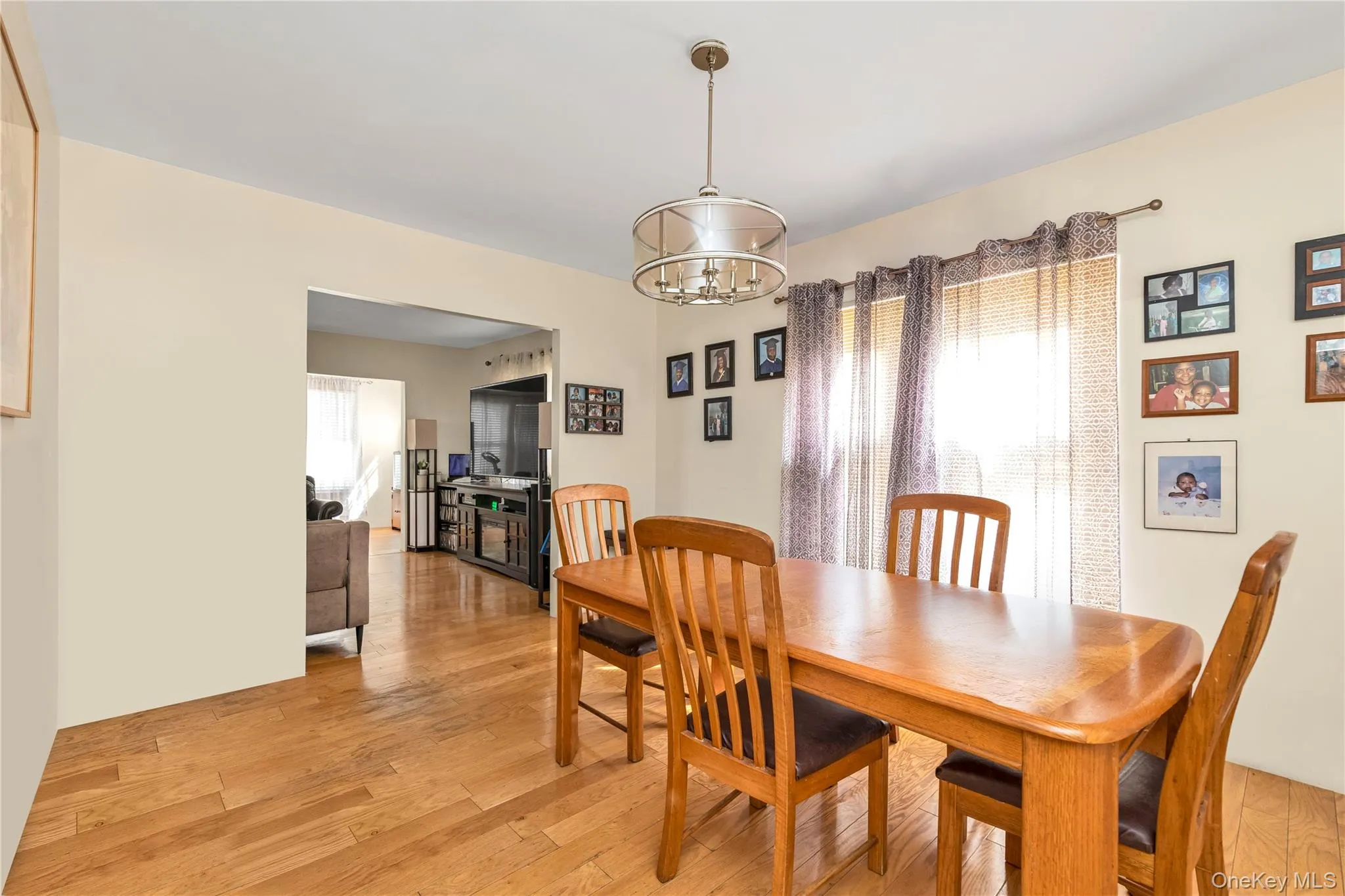 21208 Murdock Avenue, New York, NY, 4 Bedrooms Bedrooms, 6 Rooms Rooms,1 BathroomBathrooms,Residential,For Rent,Murdock,0,1000729 21208 Murdock Avenue, New York, NY, 4 Bedrooms Bedrooms, 6 Rooms Rooms,1 BathroomBathrooms,Residential,For Rent,Murdock,0,1000729