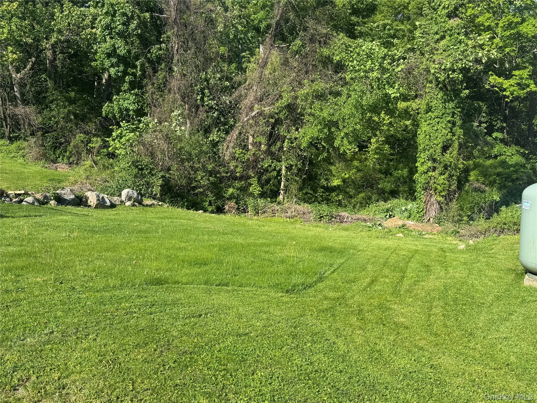 Enjoy privacy of your backyard. Enjoy privacy of your backyard.