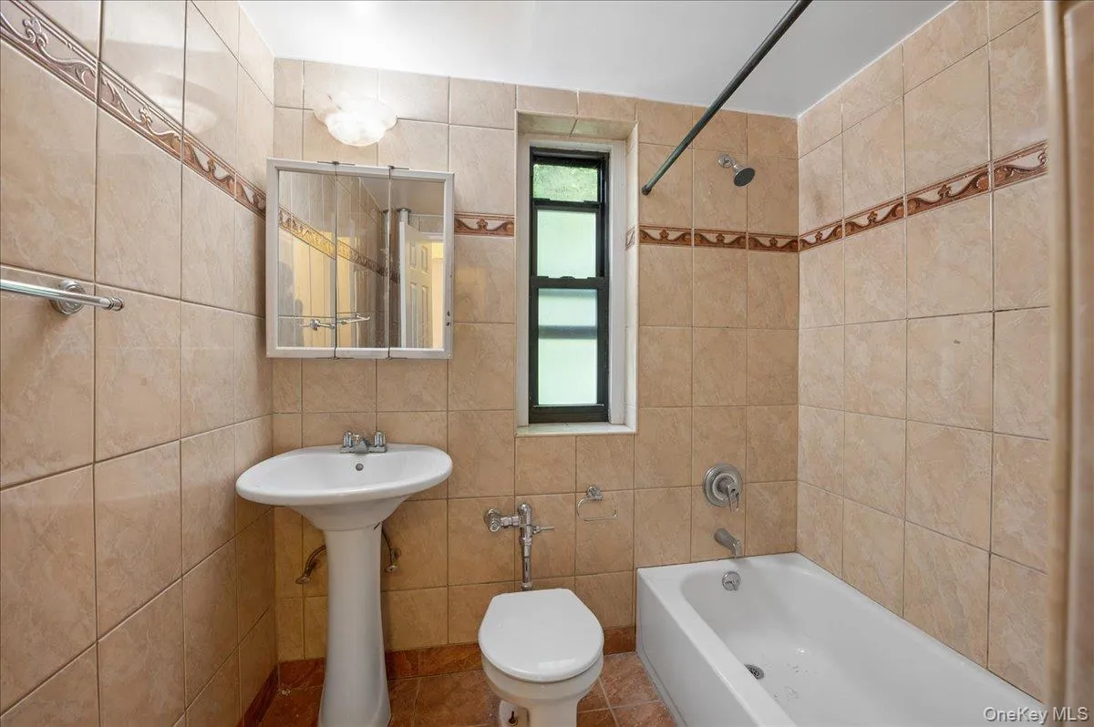3015 Riverdale Avenue, New York, NY, 1 Bedroom Bedrooms, 3 Rooms Rooms,1 BathroomBathrooms,Residential Sale,For Rent,Riverdale,0,1000741 3015 Riverdale Avenue, New York, NY, 1 Bedroom Bedrooms, 3 Rooms Rooms,1 BathroomBathrooms,Residential Sale,For Rent,Riverdale,0,1000741