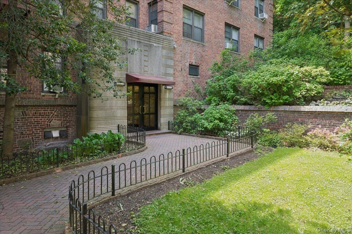 3015 Riverdale Avenue, New York, NY, 1 Bedroom Bedrooms, 3 Rooms Rooms,1 BathroomBathrooms,Residential Sale,For Rent,Riverdale,0,1000741 3015 Riverdale Avenue, New York, NY, 1 Bedroom Bedrooms, 3 Rooms Rooms,1 BathroomBathrooms,Residential Sale,For Rent,Riverdale,0,1000741
