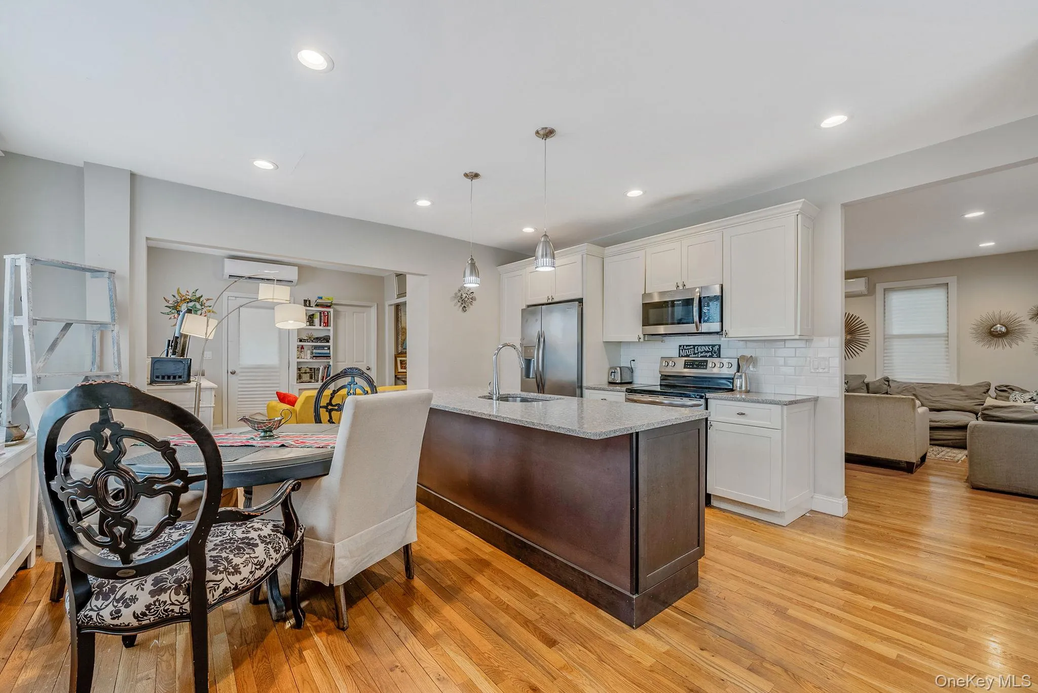 15 Northridge Street, Huntington, NY, 4 Bedrooms Bedrooms, 8 Rooms Rooms,3 BathroomsBathrooms,Residential,For Rent,Northridge,0,1000743 15 Northridge Street, Huntington, NY, 4 Bedrooms Bedrooms, 8 Rooms Rooms,3 BathroomsBathrooms,Residential,For Rent,Northridge,0,1000743