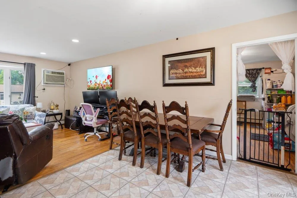 10 Francisco Avenue, Islip, NY, 3 Bedrooms Bedrooms, 5 Rooms Rooms,1 BathroomBathrooms,Residential Sale,For Rent,Francisco,0,1000745 10 Francisco Avenue, Islip, NY, 3 Bedrooms Bedrooms, 5 Rooms Rooms,1 BathroomBathrooms,Residential Sale,For Rent,Francisco,0,1000745
