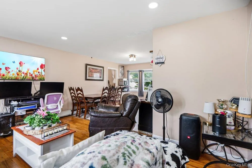 10 Francisco Avenue, Islip, NY, 3 Bedrooms Bedrooms, 5 Rooms Rooms,1 BathroomBathrooms,Residential Sale,For Rent,Francisco,0,1000745 10 Francisco Avenue, Islip, NY, 3 Bedrooms Bedrooms, 5 Rooms Rooms,1 BathroomBathrooms,Residential Sale,For Rent,Francisco,0,1000745