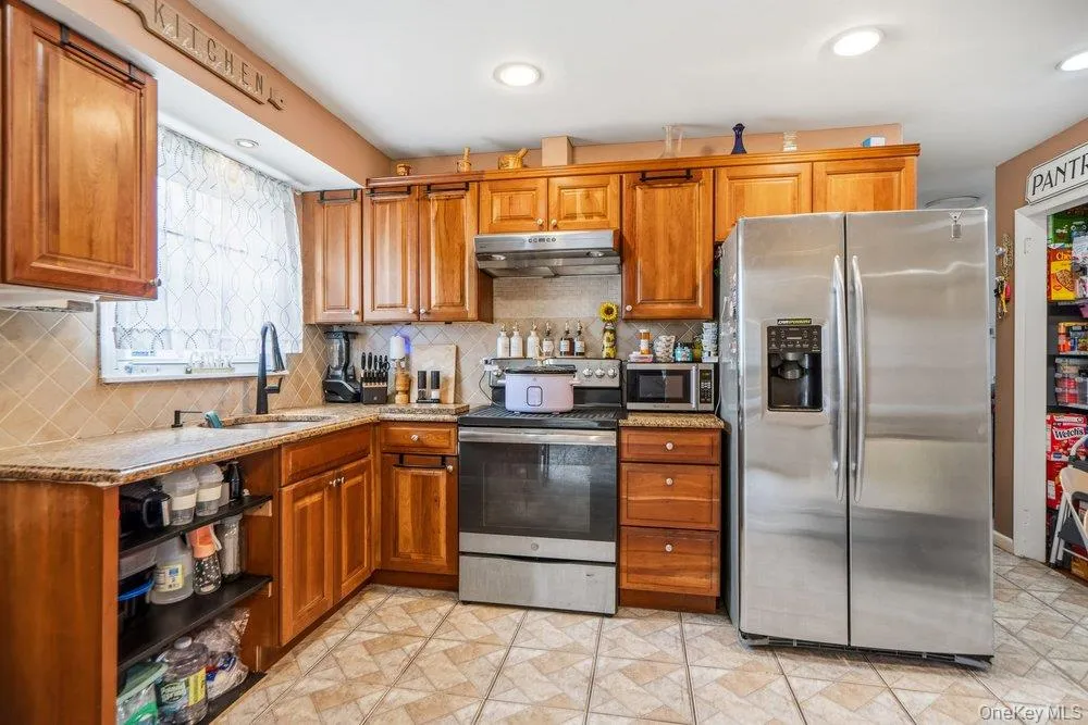 10 Francisco Avenue, Islip, NY, 3 Bedrooms Bedrooms, 5 Rooms Rooms,1 BathroomBathrooms,Residential Sale,For Rent,Francisco,0,1000745 10 Francisco Avenue, Islip, NY, 3 Bedrooms Bedrooms, 5 Rooms Rooms,1 BathroomBathrooms,Residential Sale,For Rent,Francisco,0,1000745