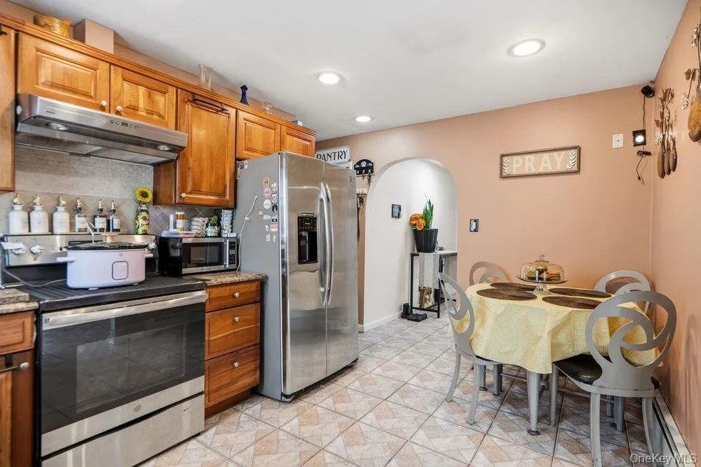 10 Francisco Avenue, Islip, NY, 3 Bedrooms Bedrooms, 5 Rooms Rooms,1 BathroomBathrooms,Residential Sale,For Rent,Francisco,0,1000745 10 Francisco Avenue, Islip, NY, 3 Bedrooms Bedrooms, 5 Rooms Rooms,1 BathroomBathrooms,Residential Sale,For Rent,Francisco,0,1000745