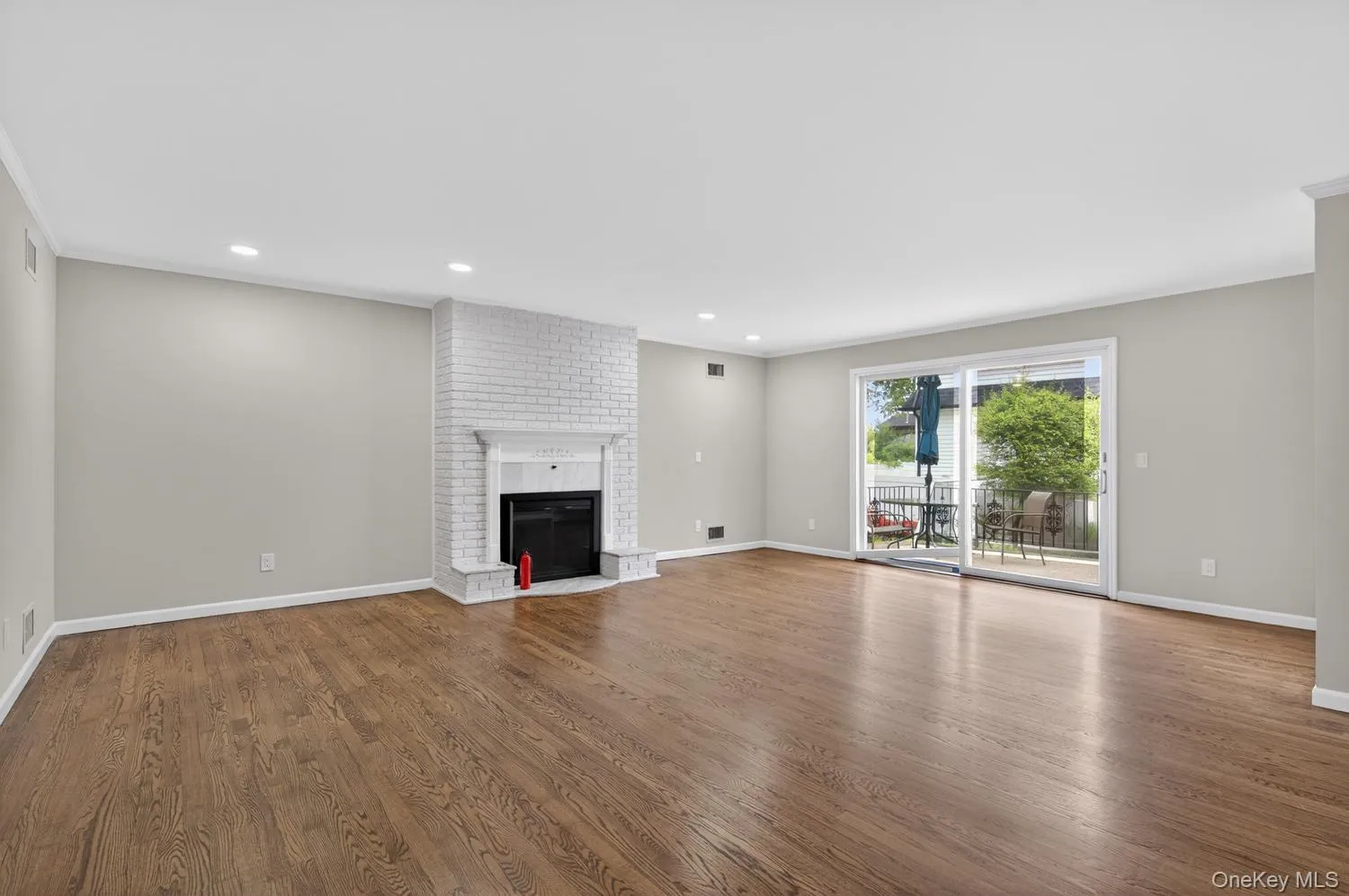 68B Graywood, North Hempstead, NY, 4 Bedrooms Bedrooms, 6 Rooms Rooms,4 BathroomsBathrooms,Residential Lease,For Rent,Graywood,0,1000746 68B Graywood, North Hempstead, NY, 4 Bedrooms Bedrooms, 6 Rooms Rooms,4 BathroomsBathrooms,Residential Lease,For Rent,Graywood,0,1000746