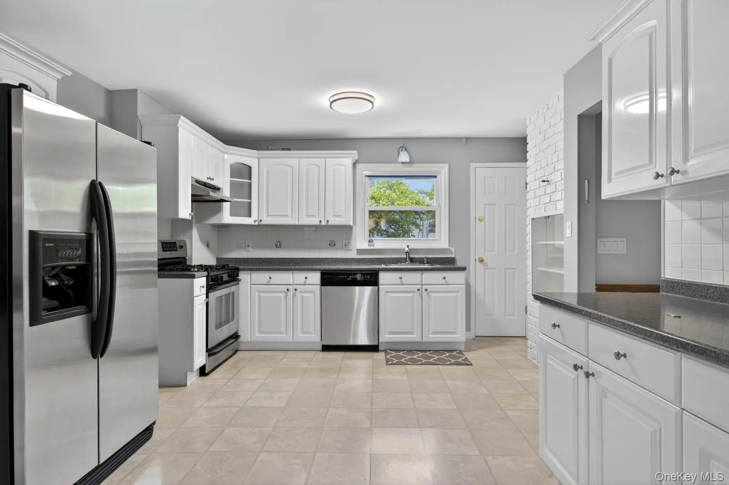 68B Graywood, North Hempstead, NY, 4 Bedrooms Bedrooms, 6 Rooms Rooms,4 BathroomsBathrooms,Residential Lease,For Rent,Graywood,0,1000746 68B Graywood, North Hempstead, NY, 4 Bedrooms Bedrooms, 6 Rooms Rooms,4 BathroomsBathrooms,Residential Lease,For Rent,Graywood,0,1000746