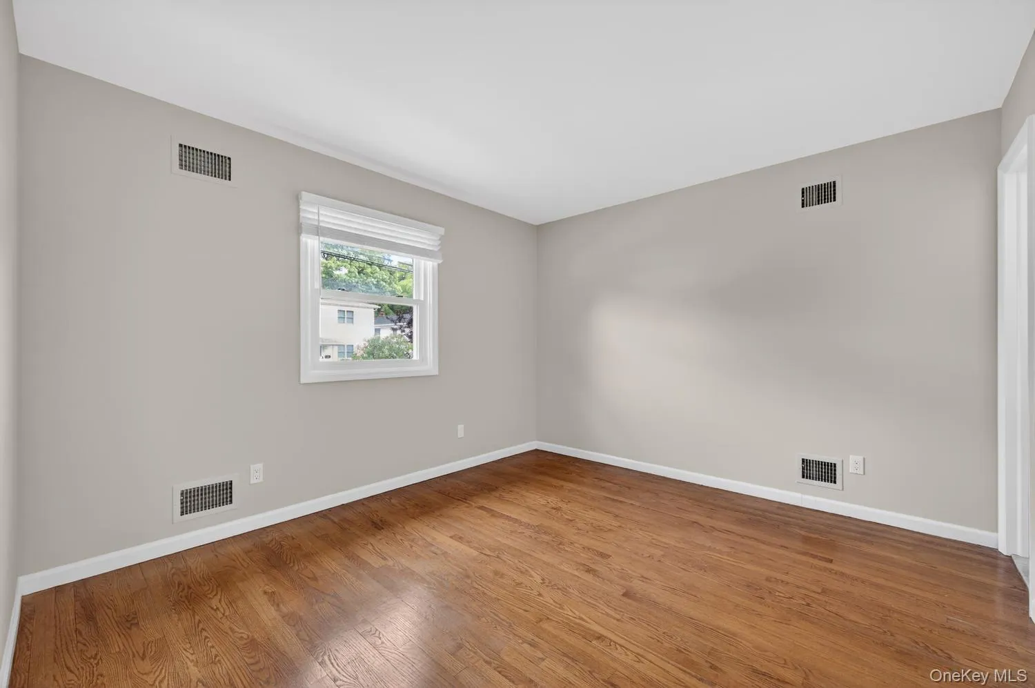 68B Graywood, North Hempstead, NY, 4 Bedrooms Bedrooms, 6 Rooms Rooms,4 BathroomsBathrooms,Residential Lease,For Rent,Graywood,0,1000746 68B Graywood, North Hempstead, NY, 4 Bedrooms Bedrooms, 6 Rooms Rooms,4 BathroomsBathrooms,Residential Lease,For Rent,Graywood,0,1000746
