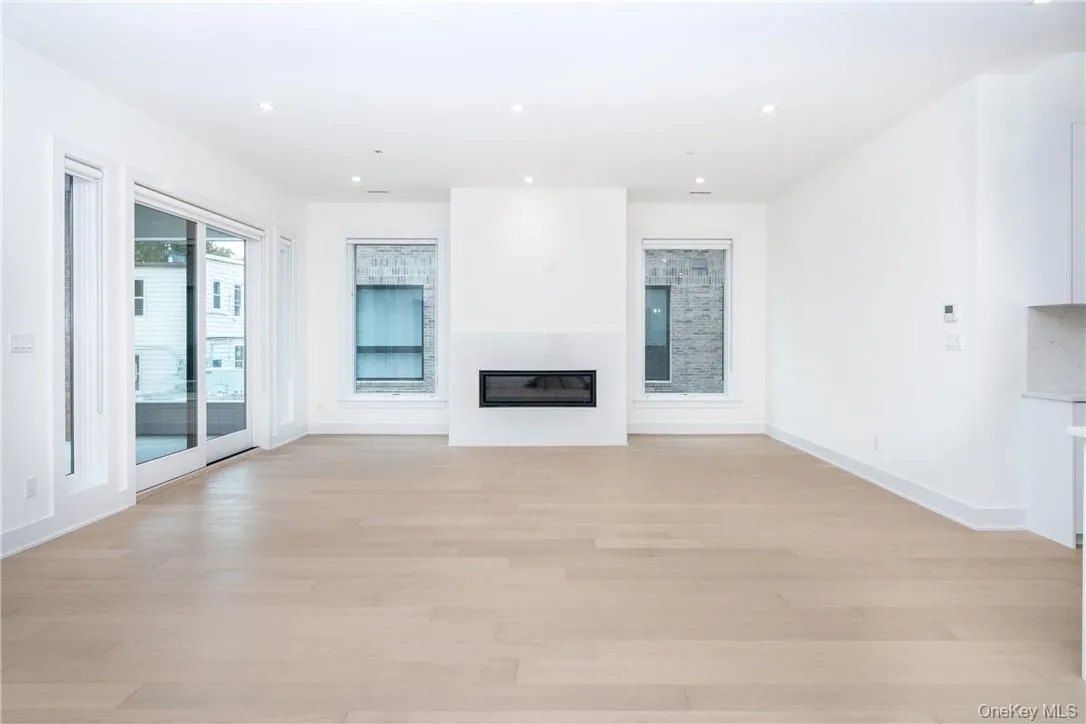 110 Chatsworth Avenue, Mamaroneck, NY, 3 Bedrooms Bedrooms, 5 Rooms Rooms,3 BathroomsBathrooms,Residential Lease,For Rent,Chatsworth,0,1000747 110 Chatsworth Avenue, Mamaroneck, NY, 3 Bedrooms Bedrooms, 5 Rooms Rooms,3 BathroomsBathrooms,Residential Lease,For Rent,Chatsworth,0,1000747