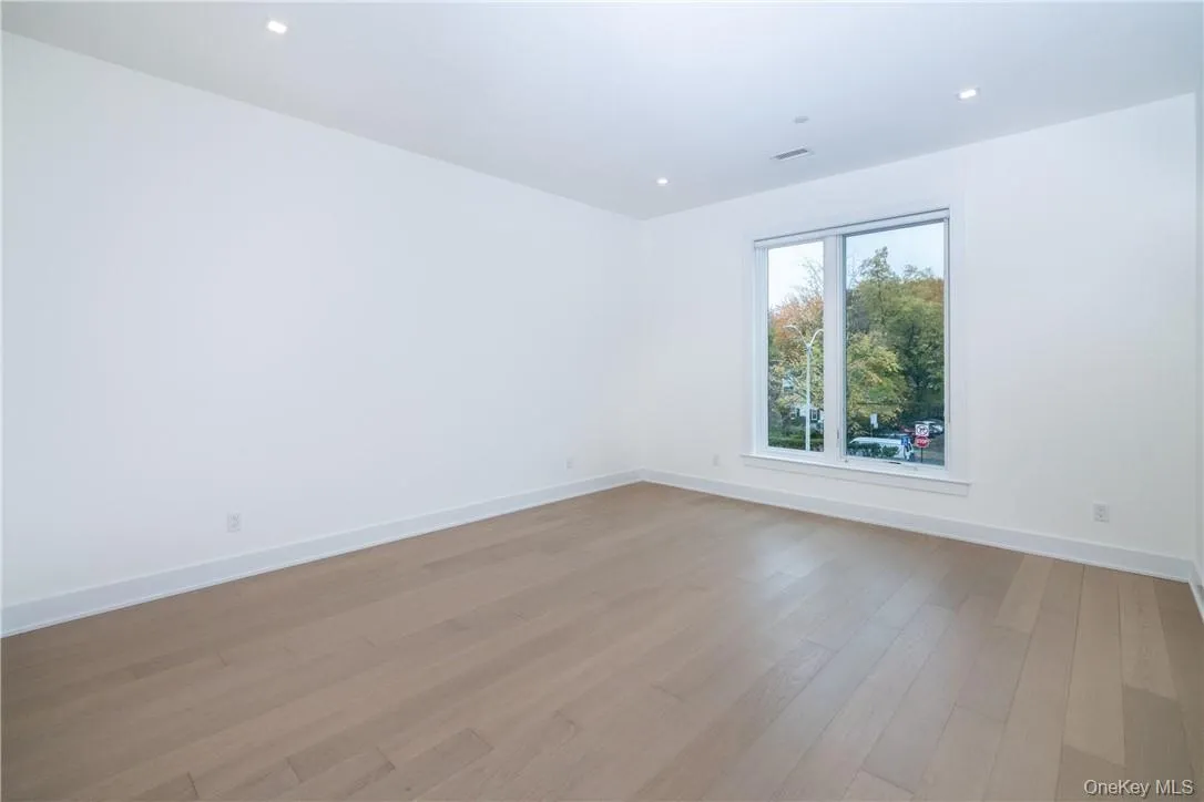 110 Chatsworth Avenue, Mamaroneck, NY, 3 Bedrooms Bedrooms, 5 Rooms Rooms,3 BathroomsBathrooms,Residential Lease,For Rent,Chatsworth,0,1000747 110 Chatsworth Avenue, Mamaroneck, NY, 3 Bedrooms Bedrooms, 5 Rooms Rooms,3 BathroomsBathrooms,Residential Lease,For Rent,Chatsworth,0,1000747