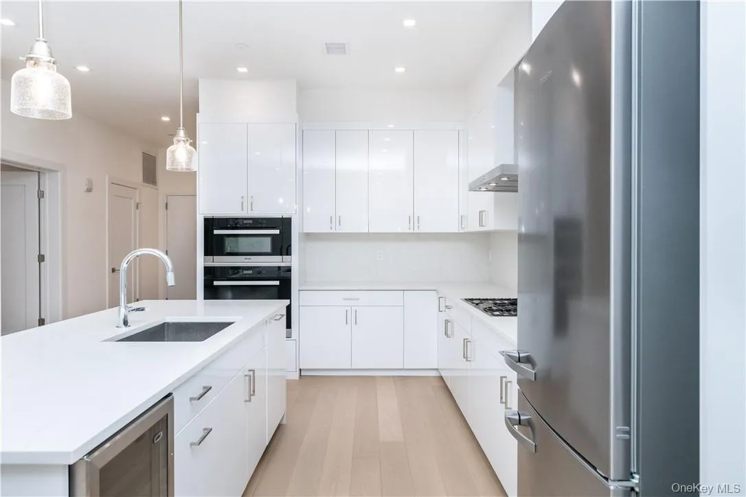 110 Chatsworth Avenue, Mamaroneck, NY, 3 Bedrooms Bedrooms, 5 Rooms Rooms,3 BathroomsBathrooms,Residential Lease,For Rent,Chatsworth,0,1000747 110 Chatsworth Avenue, Mamaroneck, NY, 3 Bedrooms Bedrooms, 5 Rooms Rooms,3 BathroomsBathrooms,Residential Lease,For Rent,Chatsworth,0,1000747