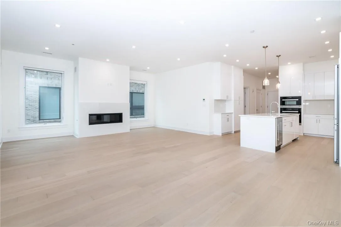 110 Chatsworth Avenue, Mamaroneck, NY, 3 Bedrooms Bedrooms, 5 Rooms Rooms,3 BathroomsBathrooms,Residential Lease,For Rent,Chatsworth,0,1000747 110 Chatsworth Avenue, Mamaroneck, NY, 3 Bedrooms Bedrooms, 5 Rooms Rooms,3 BathroomsBathrooms,Residential Lease,For Rent,Chatsworth,0,1000747