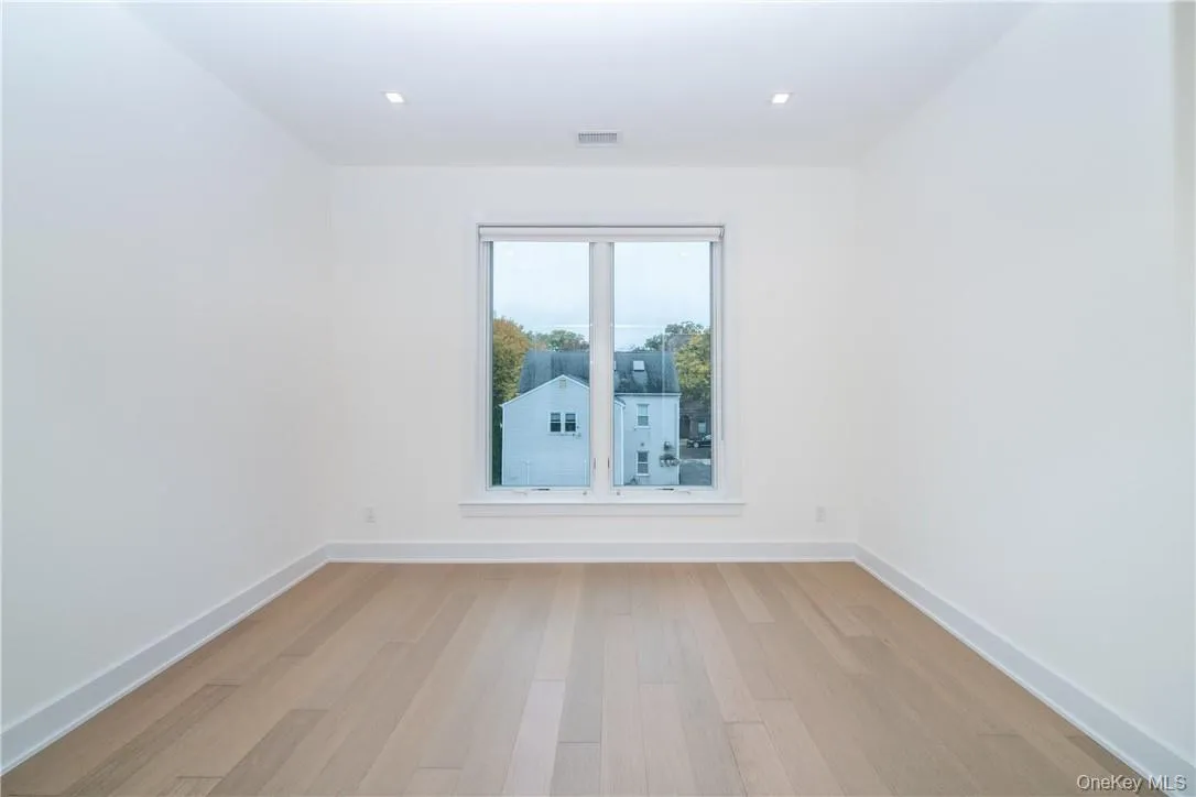 110 Chatsworth Avenue, Mamaroneck, NY, 3 Bedrooms Bedrooms, 5 Rooms Rooms,3 BathroomsBathrooms,Residential Lease,For Rent,Chatsworth,0,1000747 110 Chatsworth Avenue, Mamaroneck, NY, 3 Bedrooms Bedrooms, 5 Rooms Rooms,3 BathroomsBathrooms,Residential Lease,For Rent,Chatsworth,0,1000747