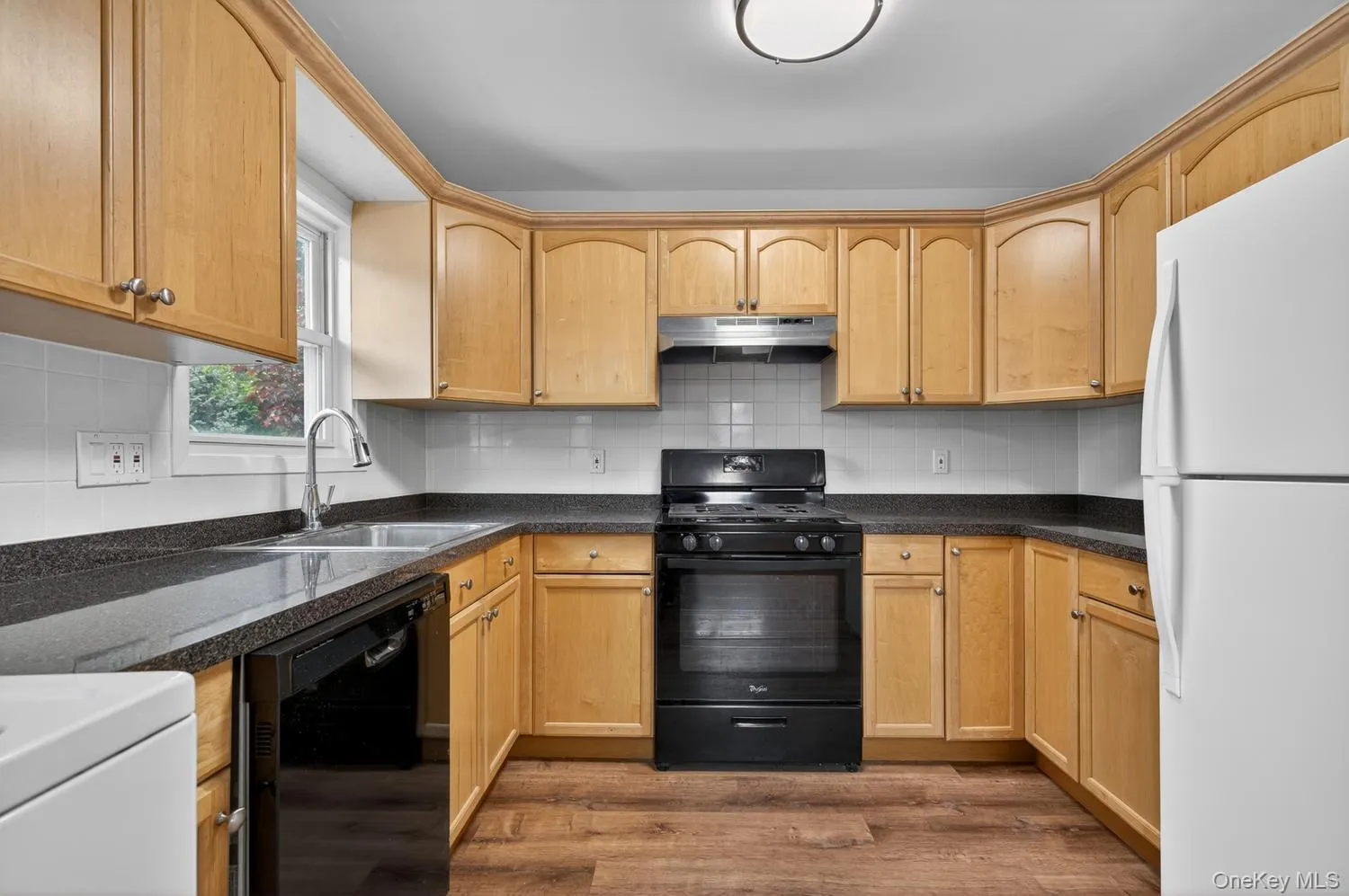 68A Graywood Road, North Hempstead, NY, 4 Bedrooms Bedrooms, 6 Rooms Rooms,2 BathroomsBathrooms,Residential Lease,For Rent,Graywood,0,1000748 68A Graywood Road, North Hempstead, NY, 4 Bedrooms Bedrooms, 6 Rooms Rooms,2 BathroomsBathrooms,Residential Lease,For Rent,Graywood,0,1000748
