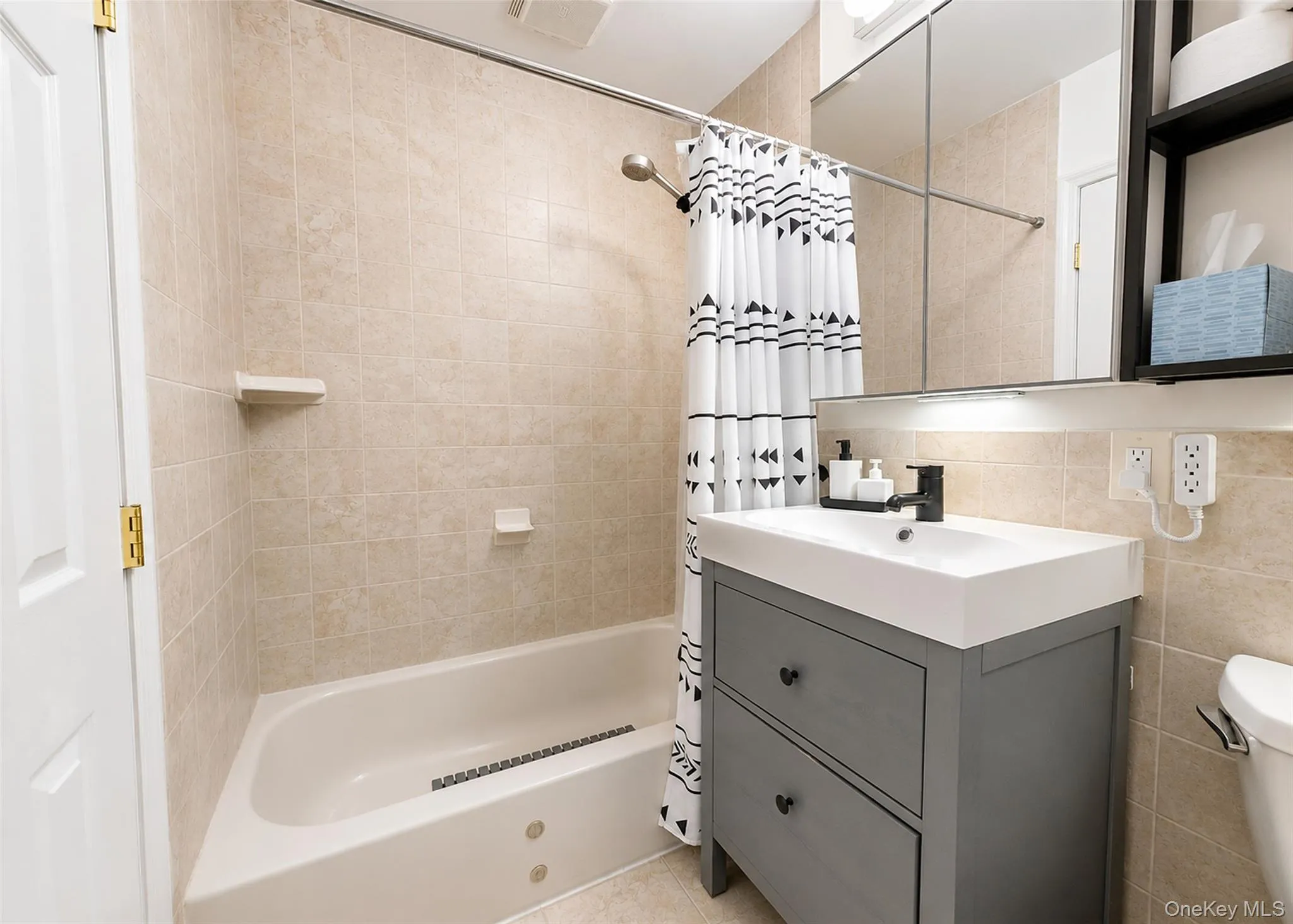 460 Old Town Road, Brookhaven, NY, 1 Bedroom Bedrooms, 4 Rooms Rooms,1 BathroomBathrooms,Residential,For Rent,Old Town,0,1000753 460 Old Town Road, Brookhaven, NY, 1 Bedroom Bedrooms, 4 Rooms Rooms,1 BathroomBathrooms,Residential,For Rent,Old Town,0,1000753