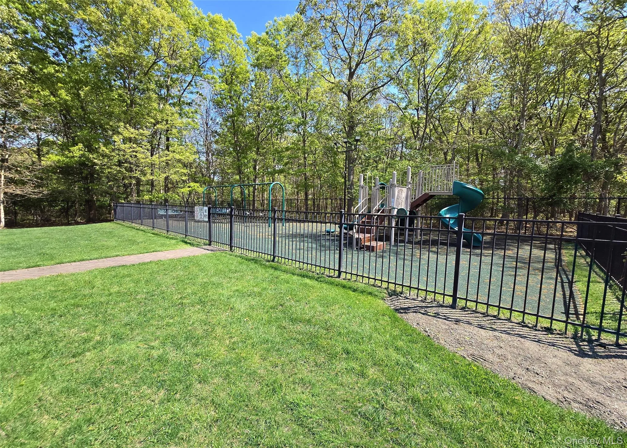460 Old Town Road, Brookhaven, NY, 1 Bedroom Bedrooms, 4 Rooms Rooms,1 BathroomBathrooms,Residential,For Rent,Old Town,0,1000753 460 Old Town Road, Brookhaven, NY, 1 Bedroom Bedrooms, 4 Rooms Rooms,1 BathroomBathrooms,Residential,For Rent,Old Town,0,1000753