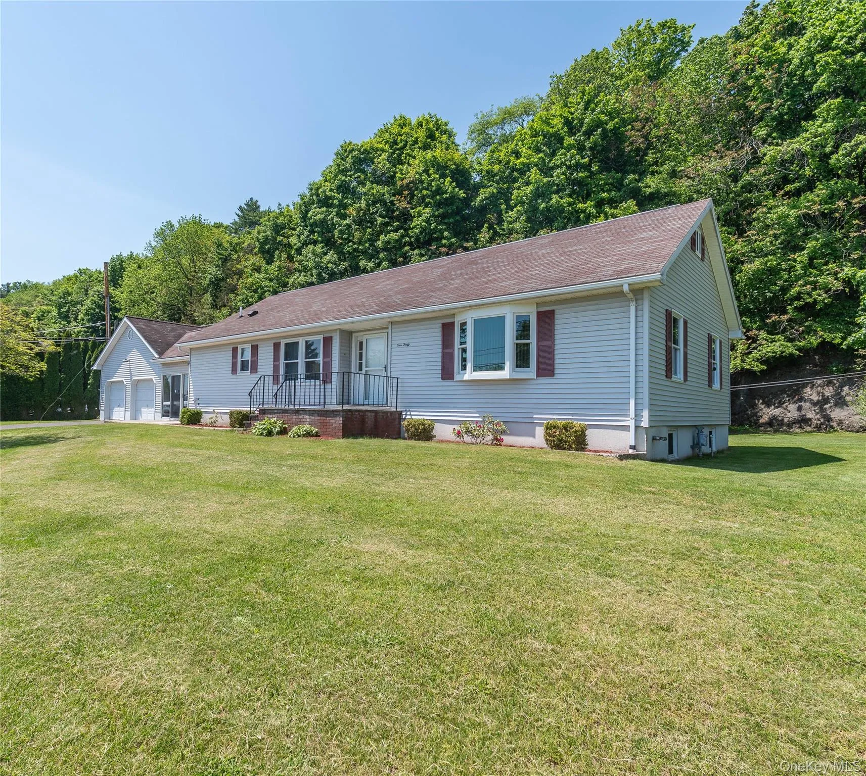 140 Elm Street, Saugerties, NY, 3 Bedrooms Bedrooms, 9 Rooms Rooms,2 BathroomsBathrooms,Residential,For Rent,Elm,0,1000756 140 Elm Street, Saugerties, NY, 3 Bedrooms Bedrooms, 9 Rooms Rooms,2 BathroomsBathrooms,Residential,For Rent,Elm,0,1000756